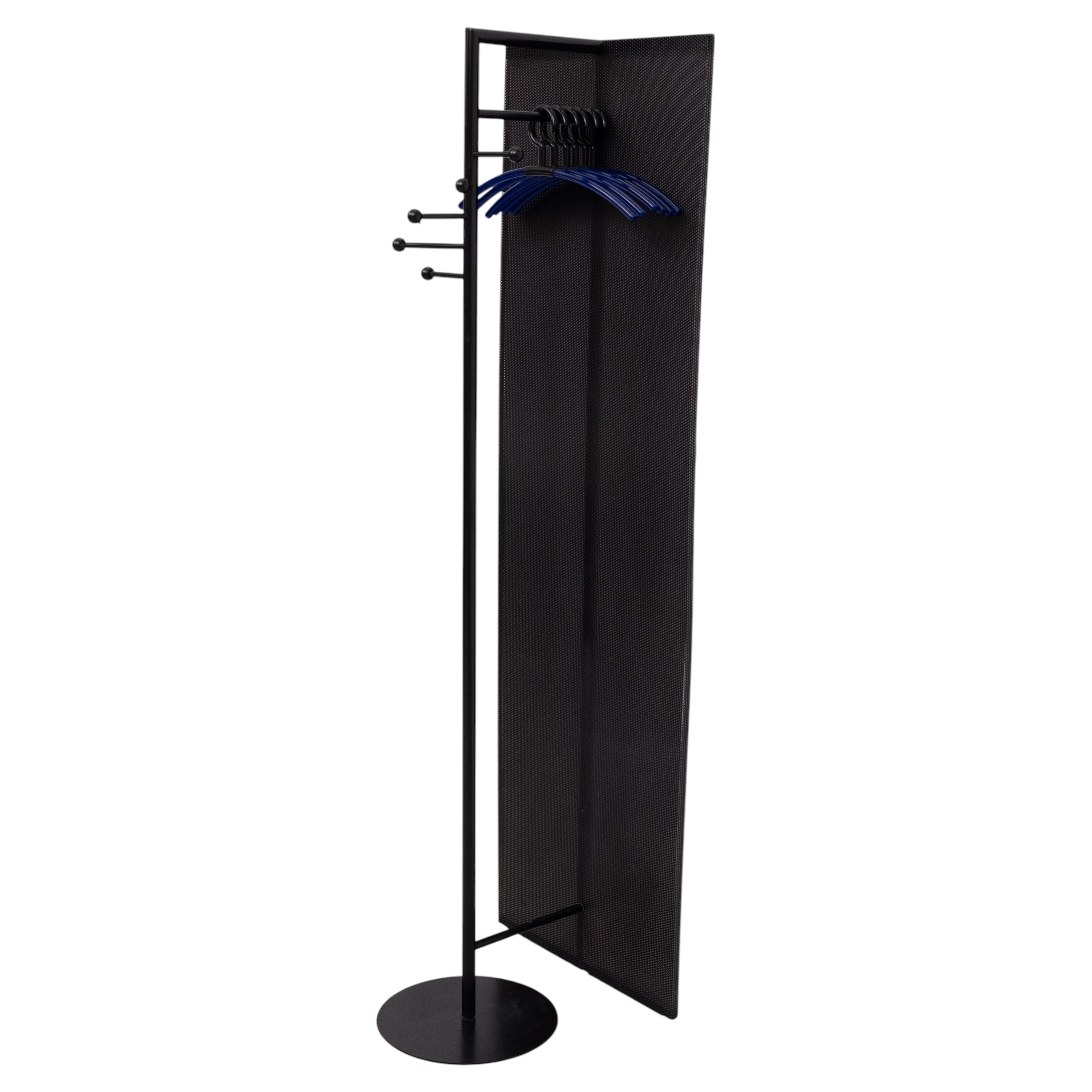 Porte-manteaux sur pied en métal perforé, style Memphis, années 1980, Allemagne en vente