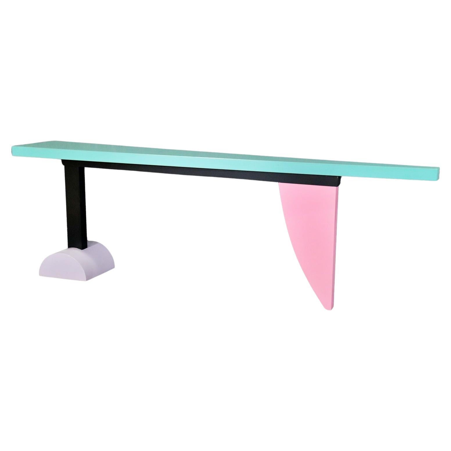 Table console peinte polychrome de style Memphis attribuée à Peter Shire