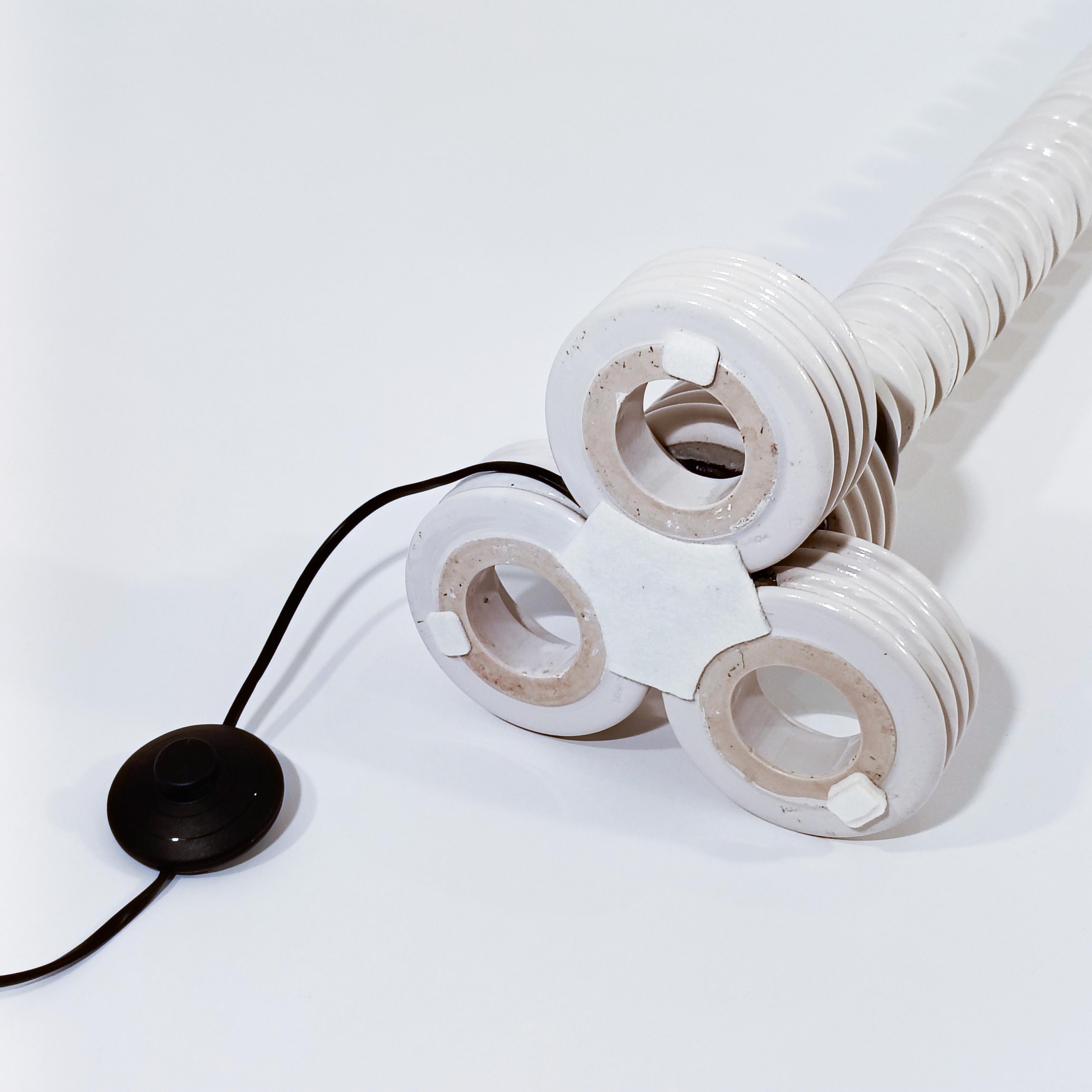 Al estilo de Memphis. Lámpara de pie Pos-Moderna de cerámica hecha a mano, Italia, años 80 en venta 7