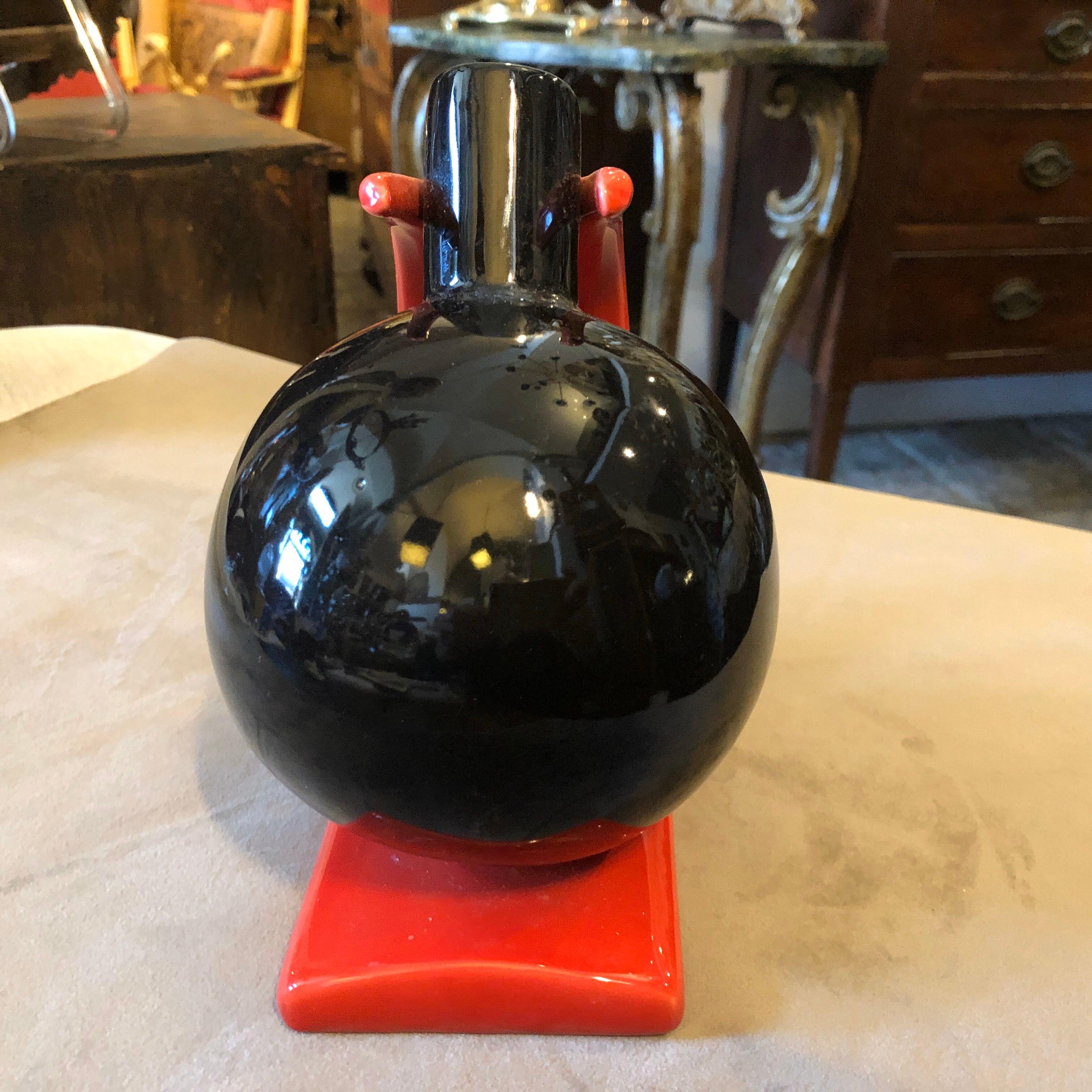 Memphis Style Red and Black Ceramic Italian Vase, circa 1980 In Good Condition In Aci Castello, IT