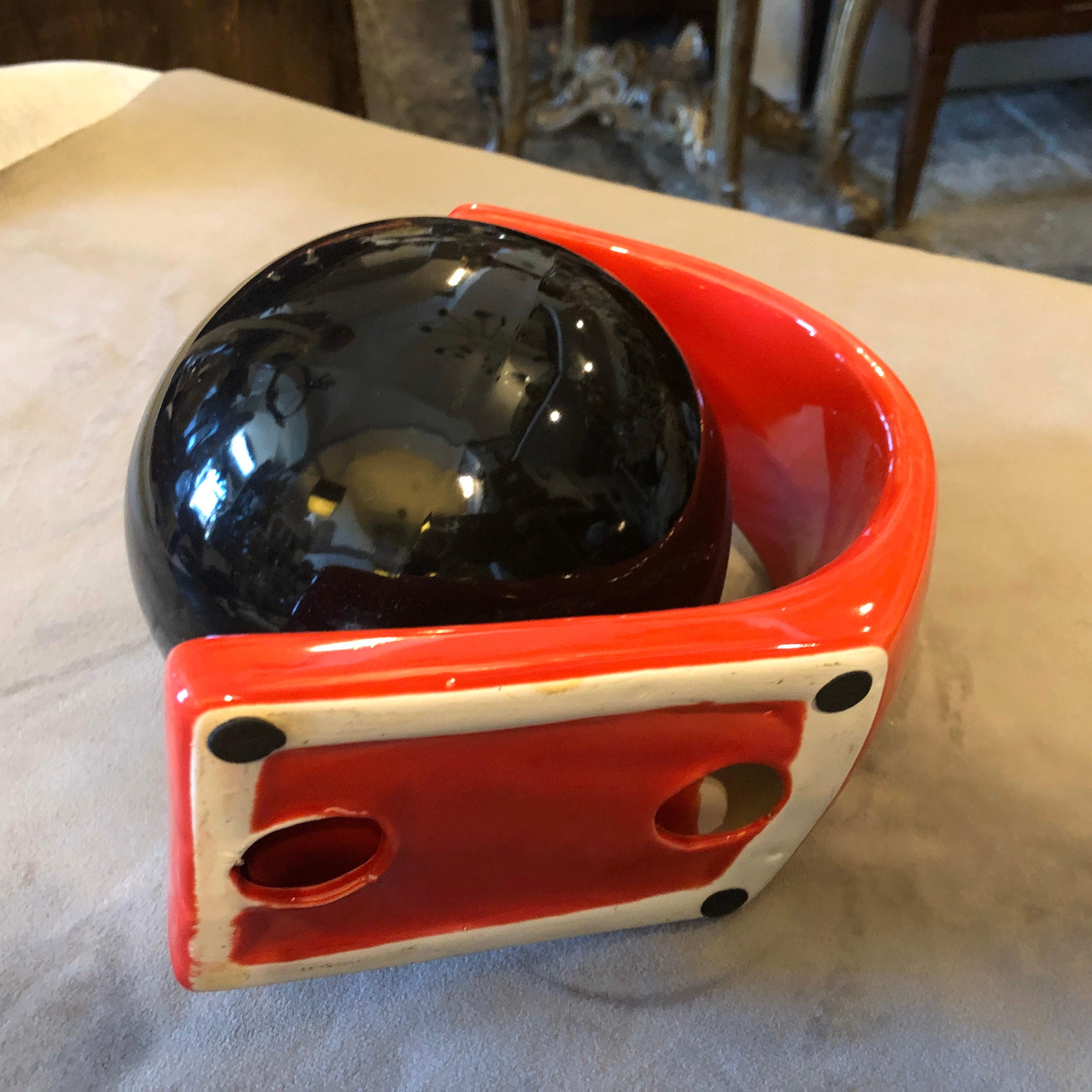 Memphis Style Red and Black Ceramic Italian Vase, circa 1980 1