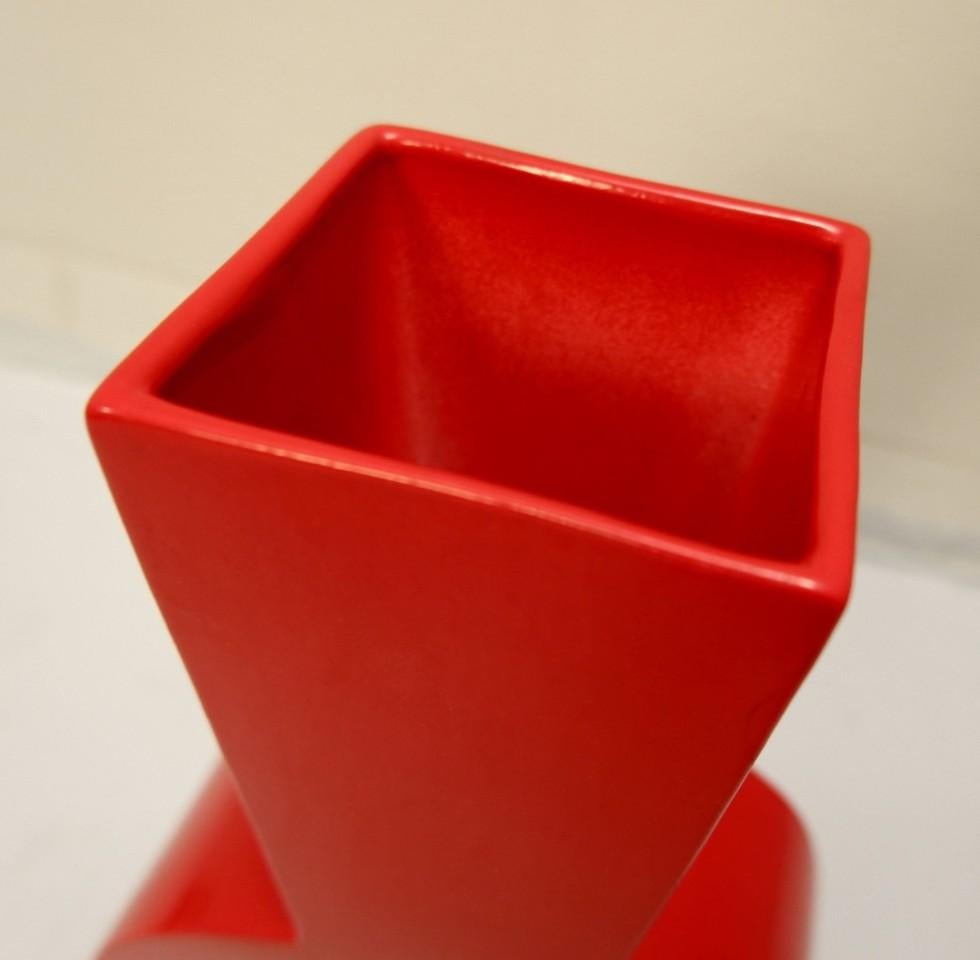 Italian Memphis Style Red Ceramic Vase, Italy by Florio keramia For Sale