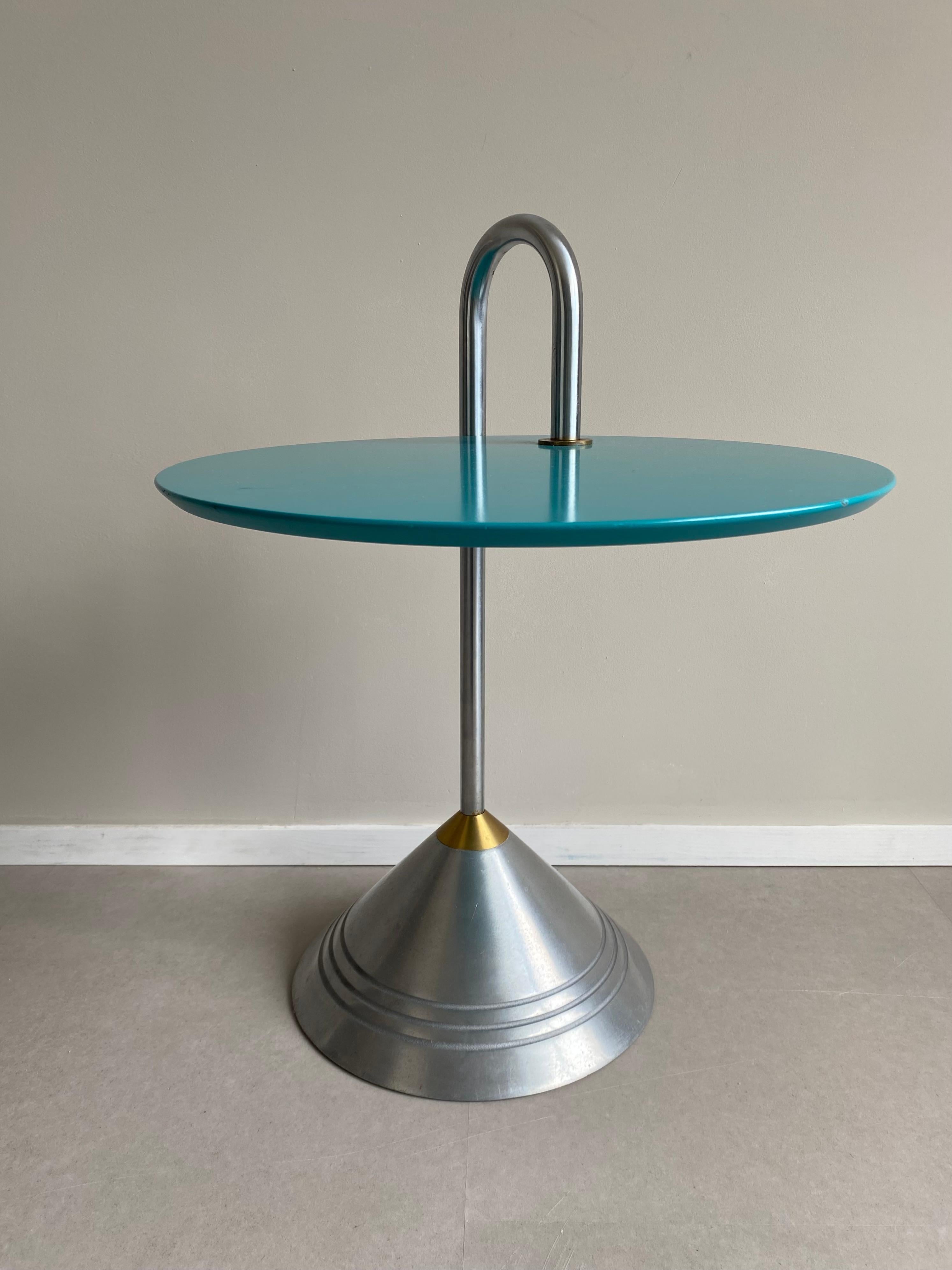 Postmoderne Table d'appoint de style Memphis, Fin du 20e siècle  en vente