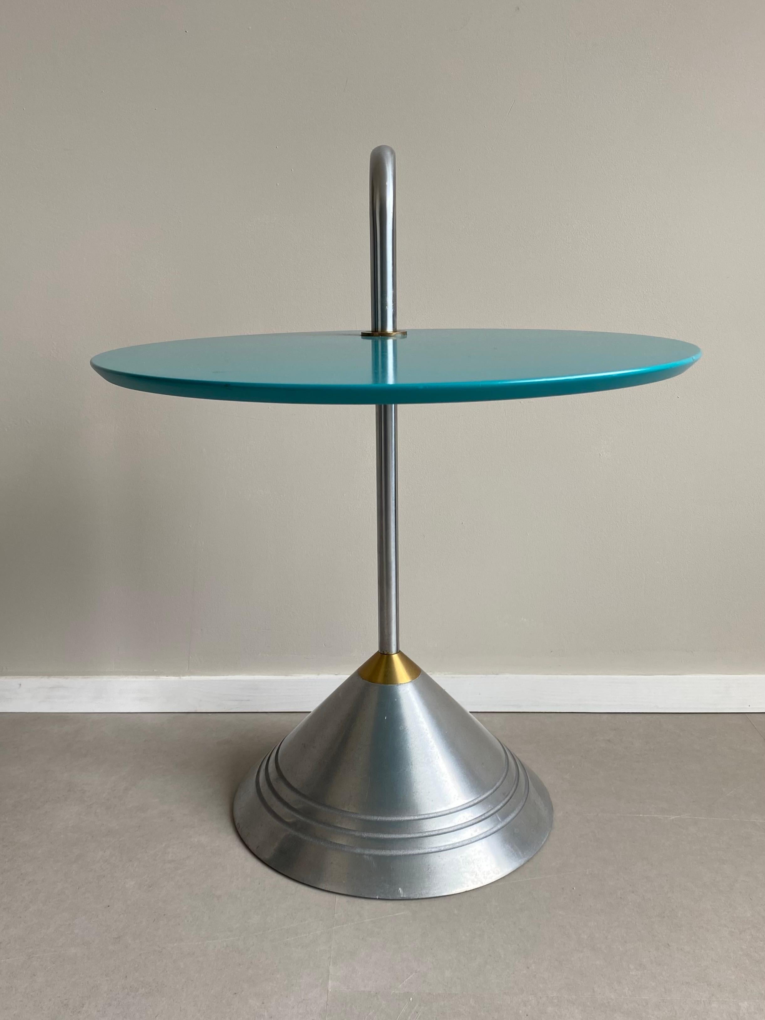 Laminated Memphis style Side table, Late 20th Century  For Sale