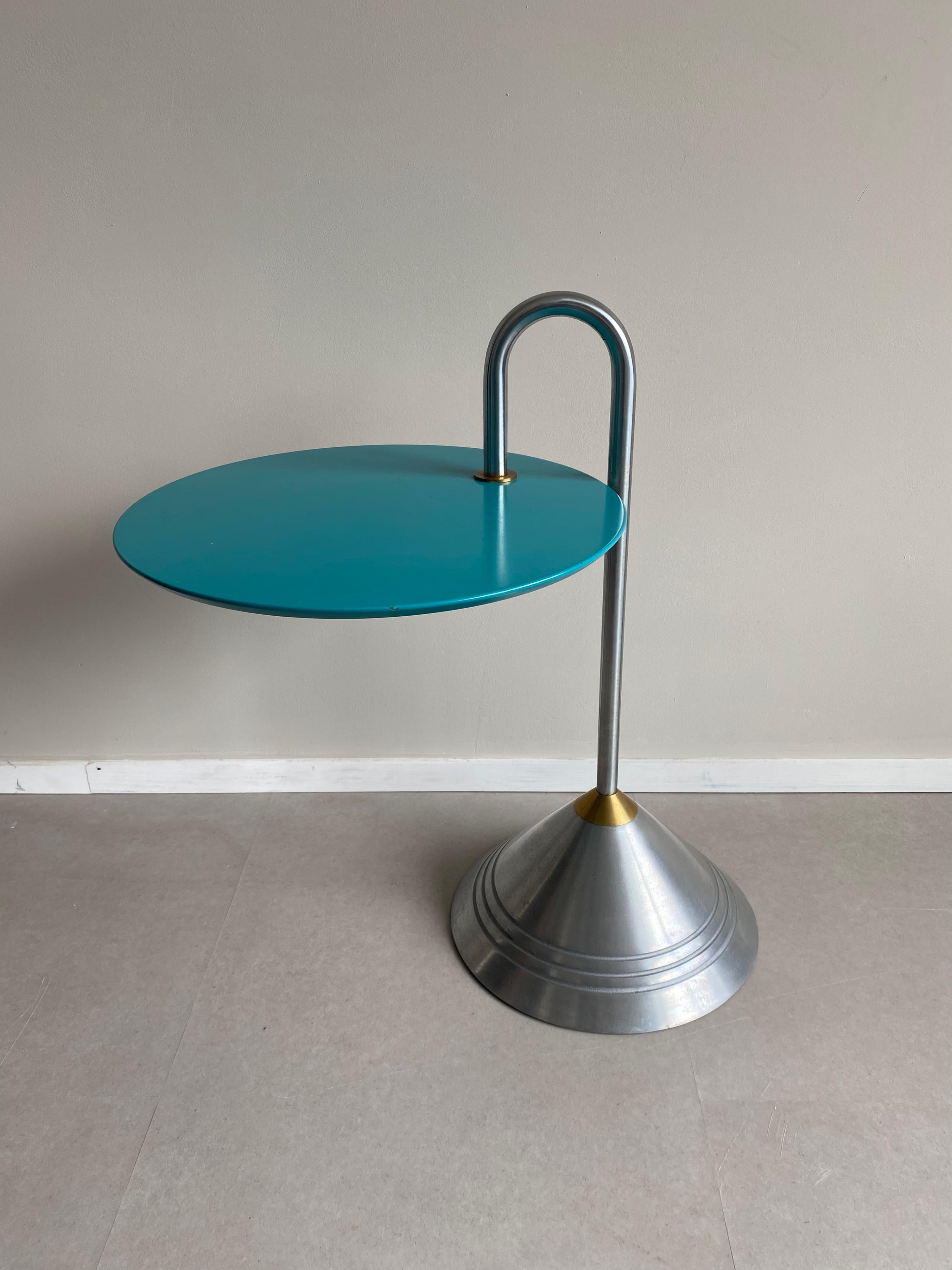 Metal Memphis style Side table, Late 20th Century  For Sale