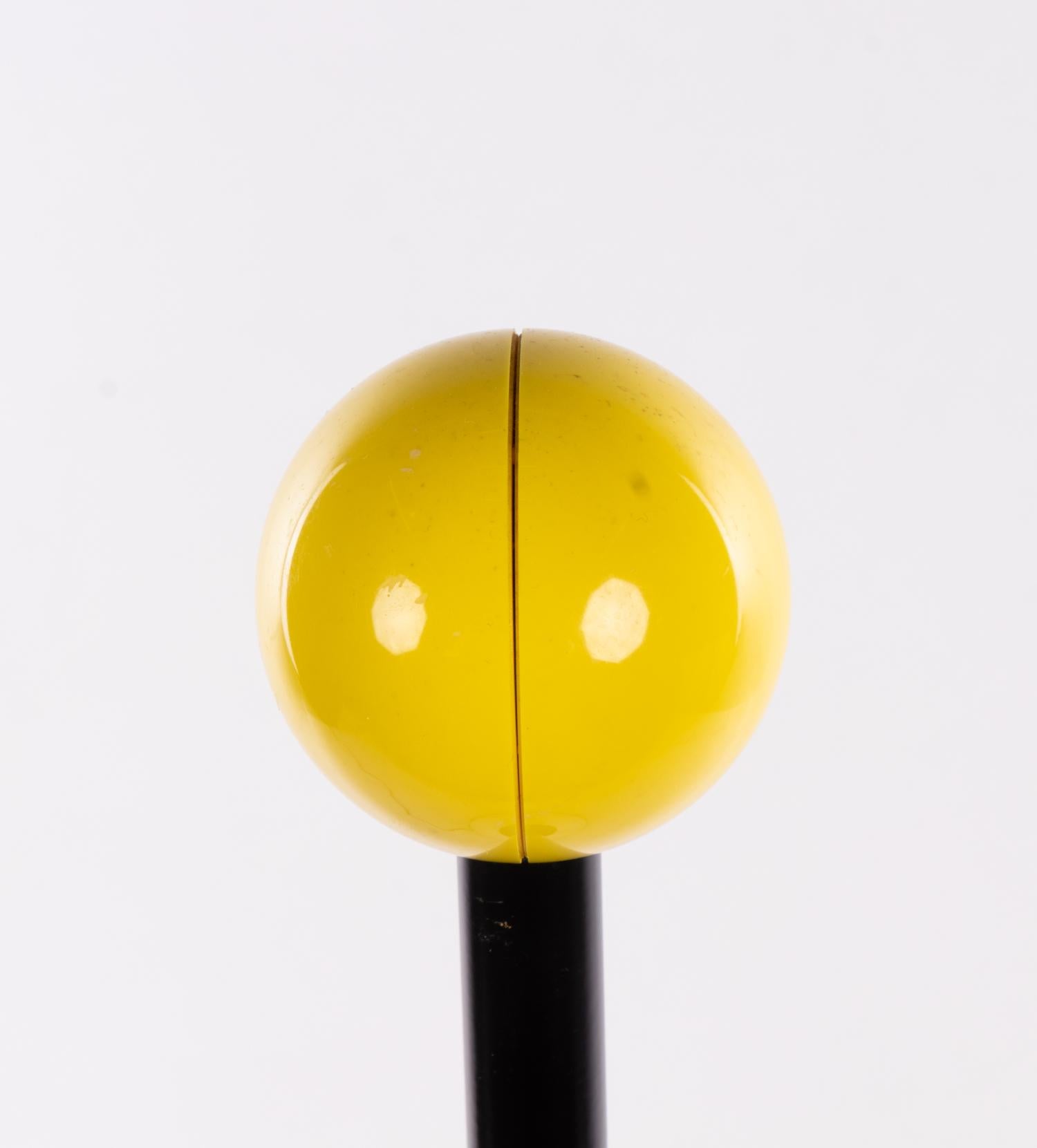 Fine XX secolo Lampada in lucite standby in stile Memphis Germania, anni '90 in vendita