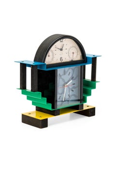 Memphis-Style Table Clock