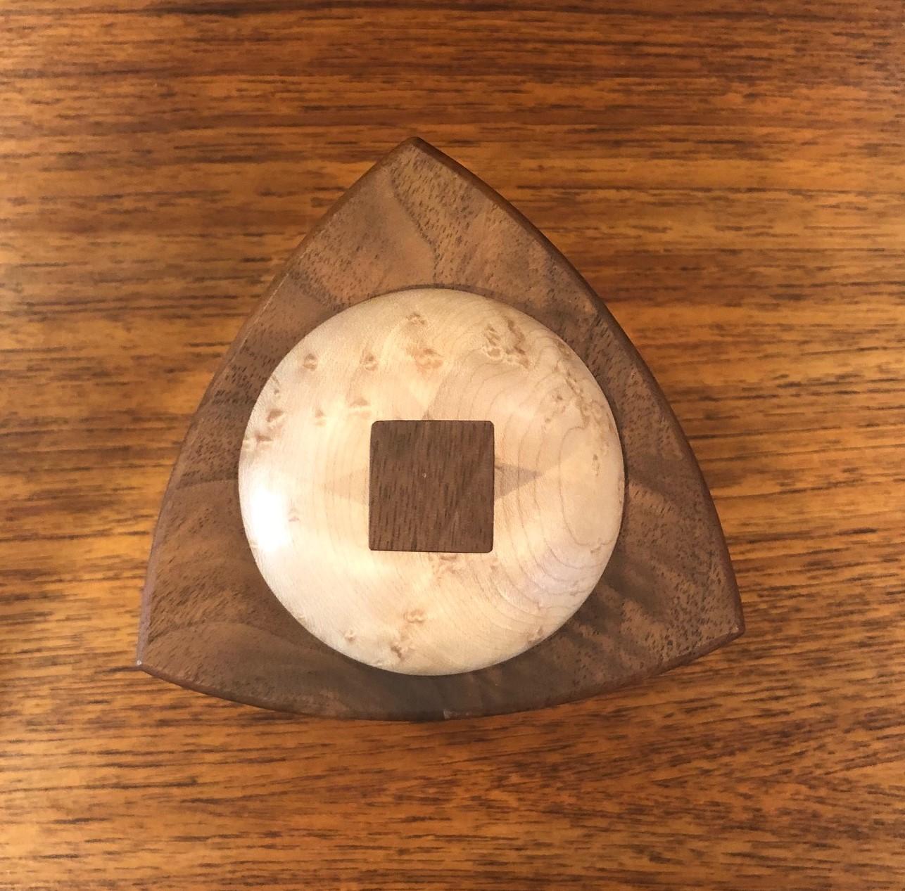 Memphis Style Triangular Mixed Wood Trinket Box by Russ Keil In Good Condition In San Diego, CA