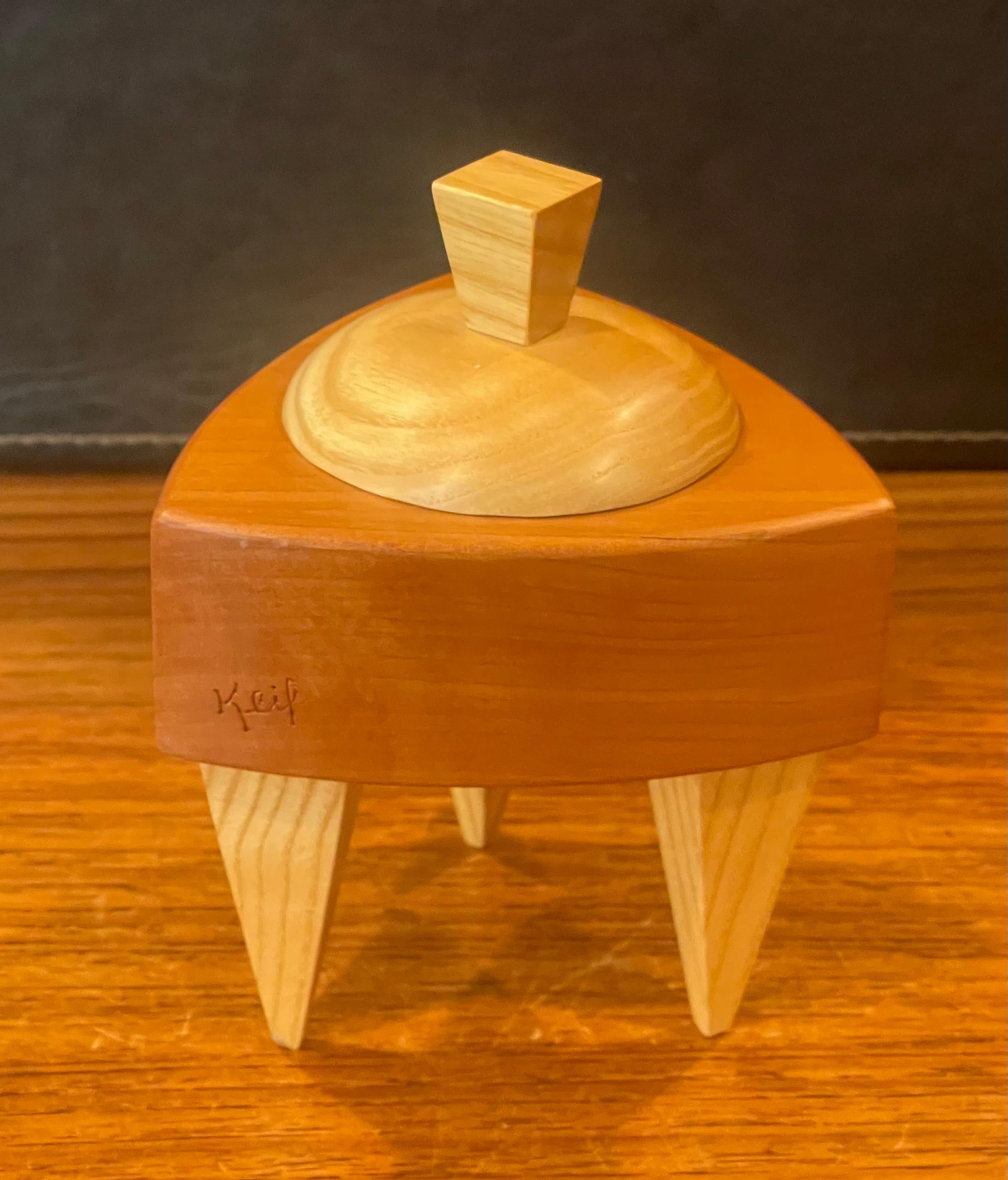 Memphis Style Triangular Mixed Wood Trinket Box by Russ Keil In Good Condition For Sale In San Diego, CA