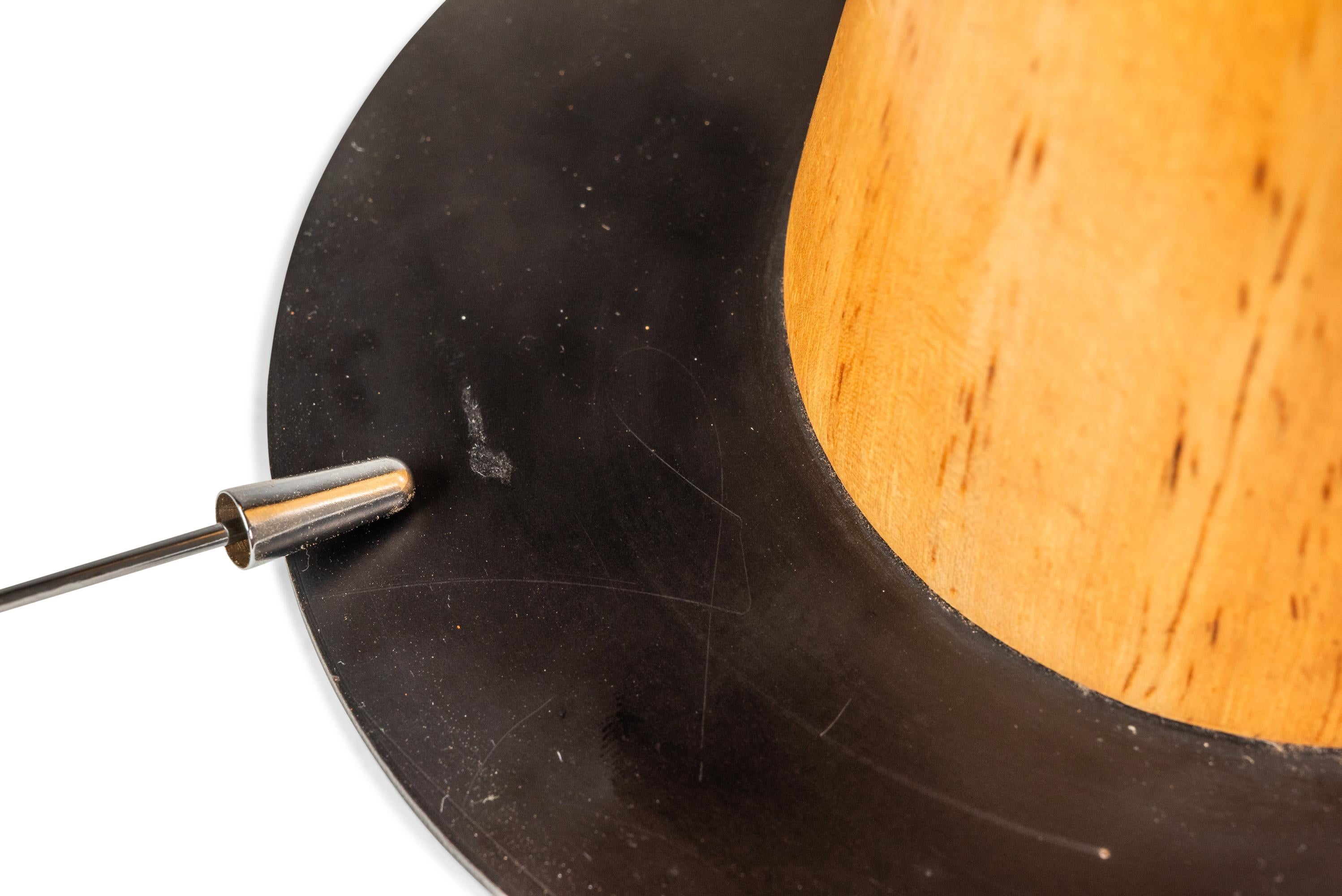 Memphis-Style 'UFO' Adjustable Halogen Table Desk Lamp w/ Oak Base, c. 1980s For Sale 9