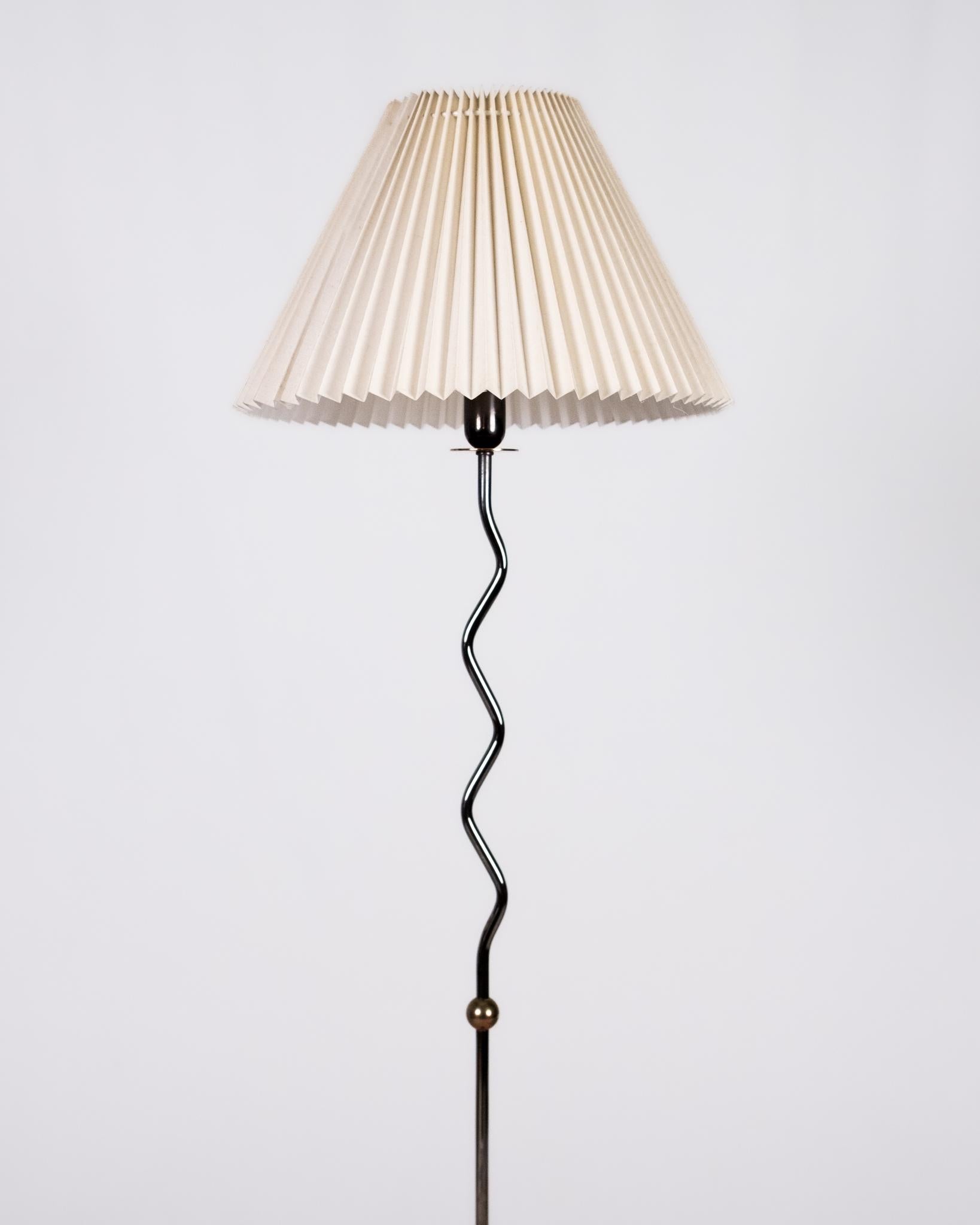 Post-Modern Memphis style Zigzag floorlamp, 1980s For Sale