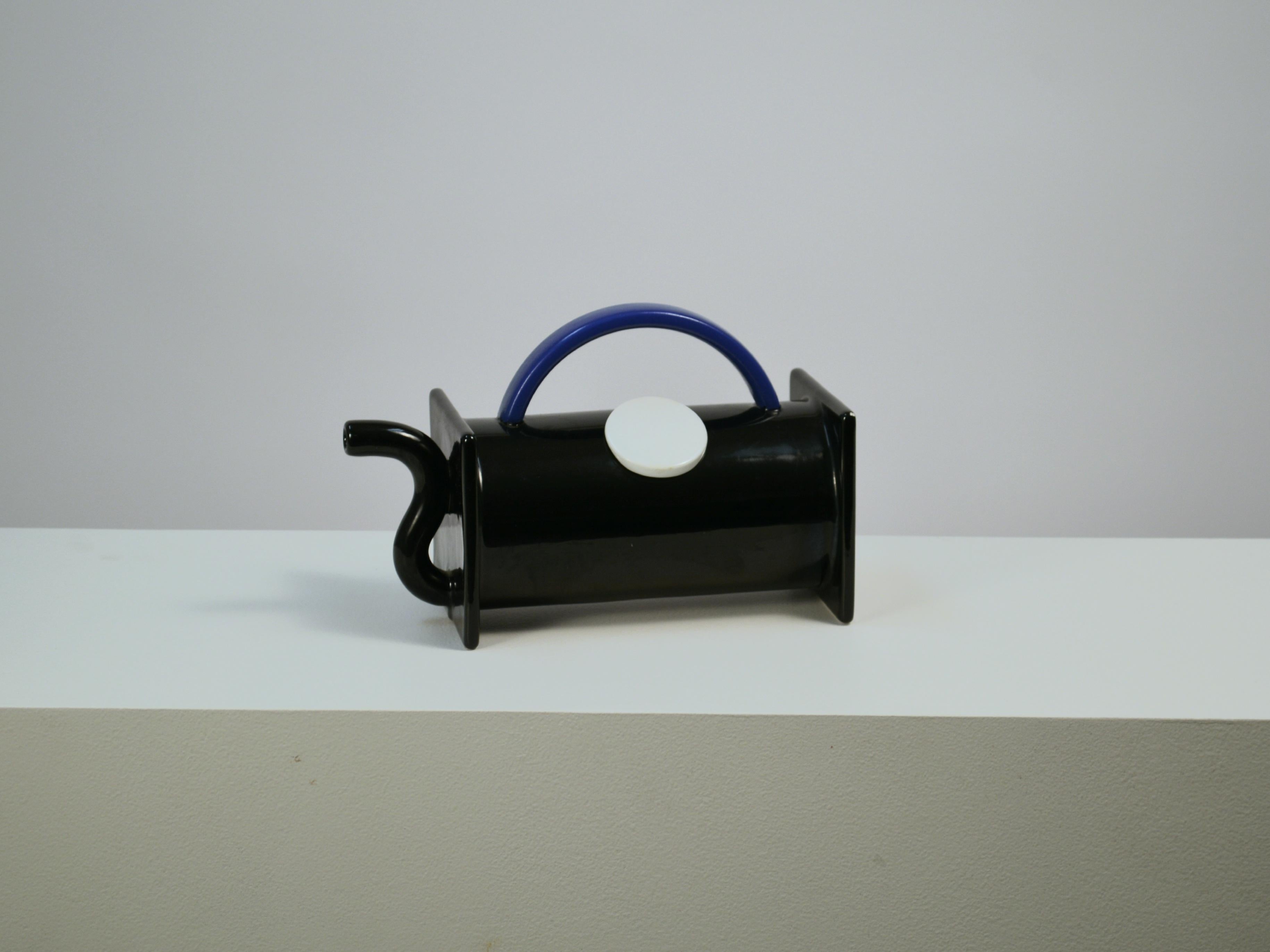 Memphis Teapot by Marco Zanini for Bitossi, Italy  In Good Condition For Sale In Portland, ME