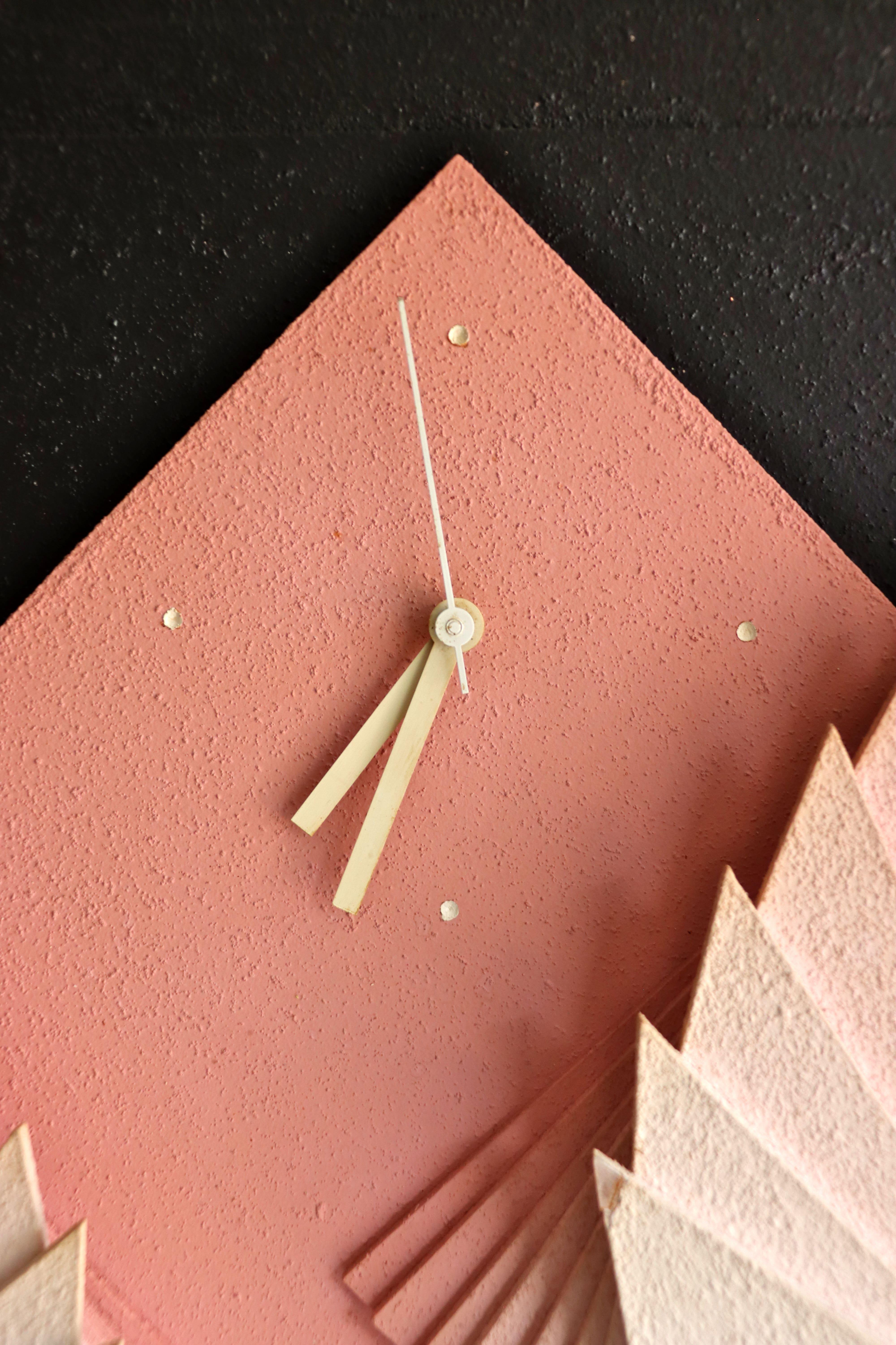 Memphis Wall Clock – Pink – Handmade – 1980s For Sale 5