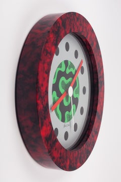 Orologio da parete Memphis, effetto marmo rosso, du Pasquier & Sowden x Neos, Italia, anni '80