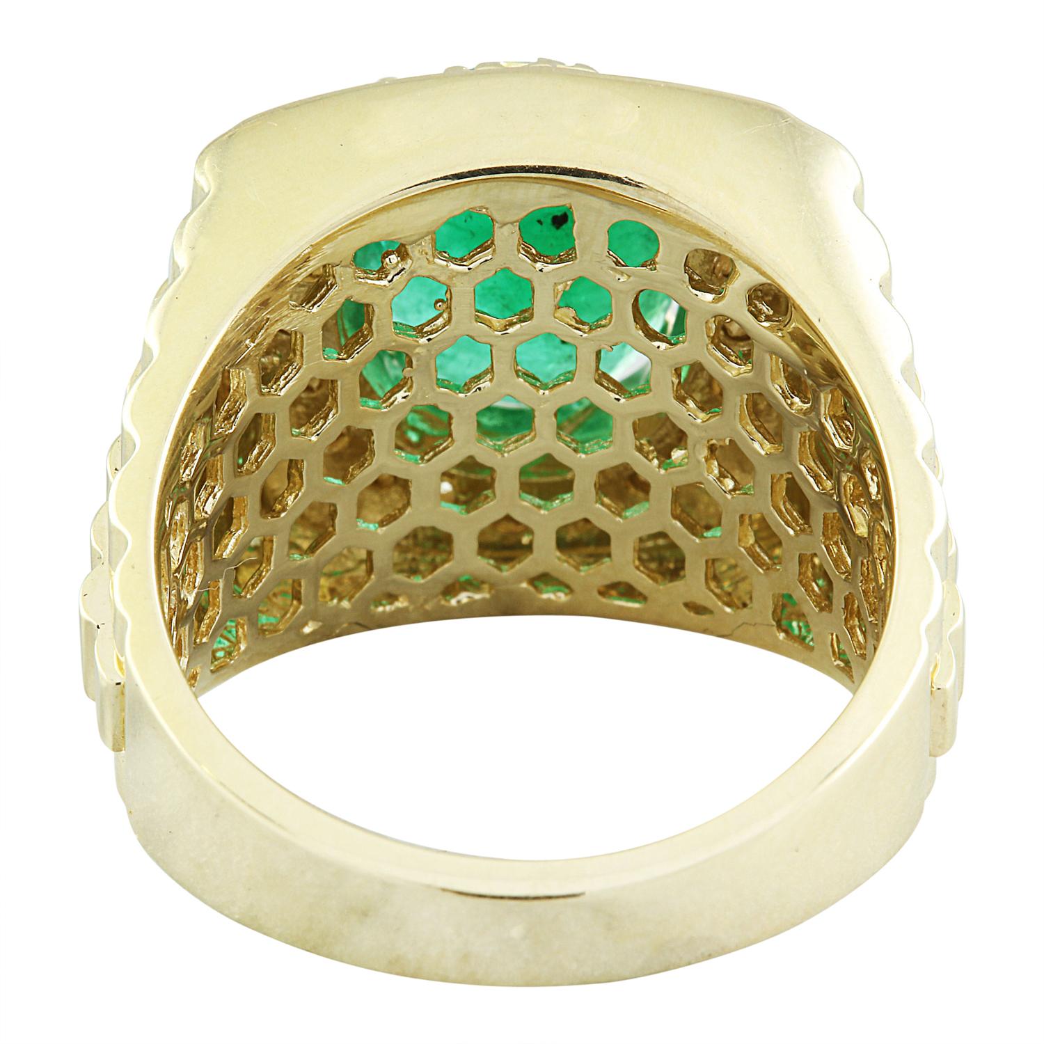 Men Emerald Diamond Ring In 14 Karat Yellow Gold In New Condition For Sale In Los Angeles, CA