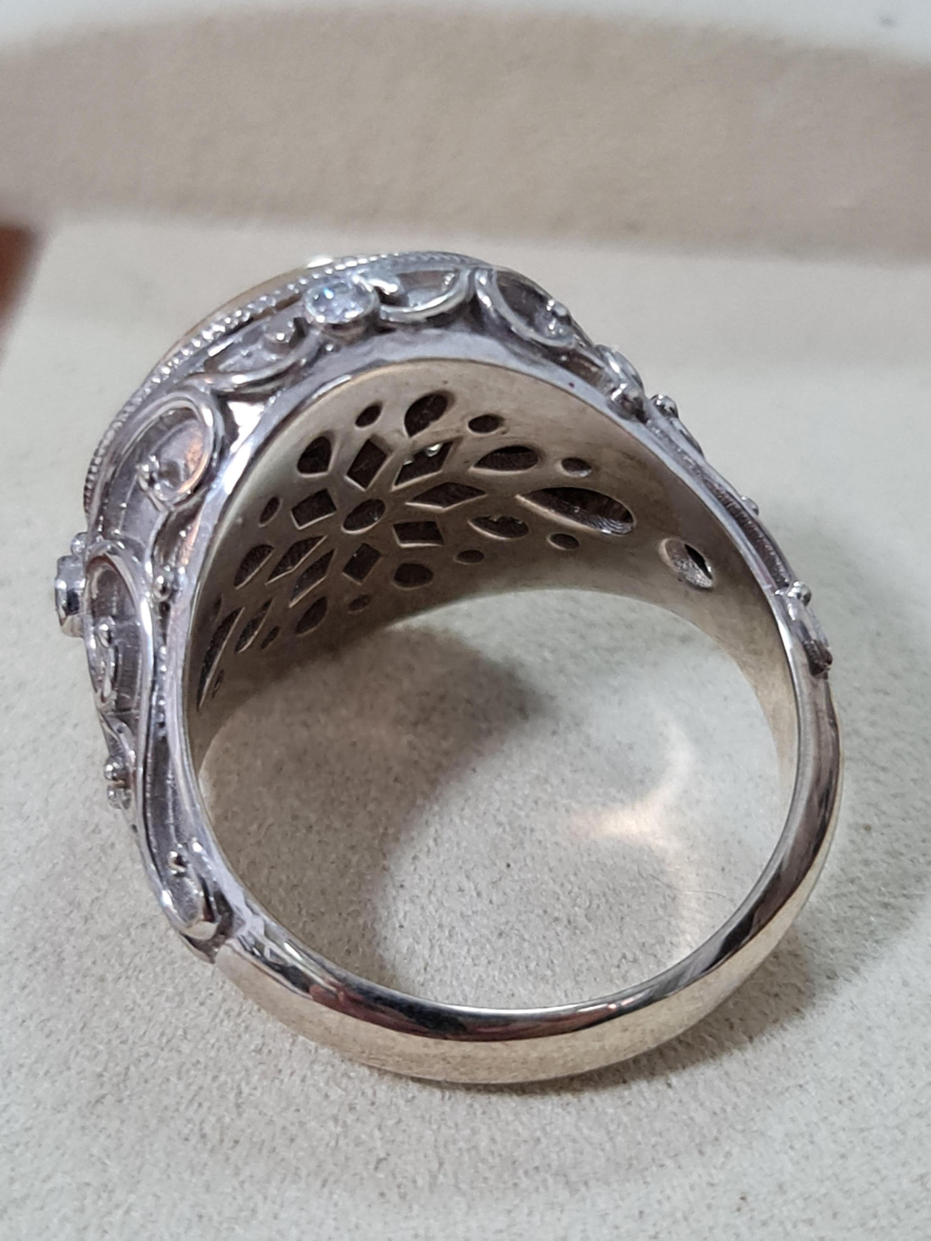 Round Cut Men ring, Lion ring for men, Lion Men's Ring, Luxury Men's Ring, Men signet ring For Sale