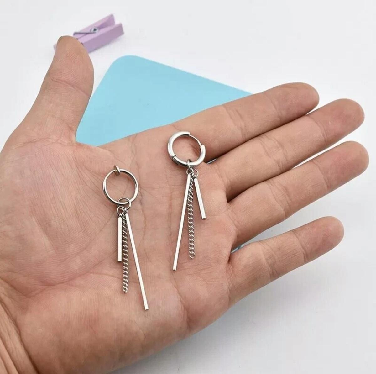 Men Women Punk Earrings 925 Silver Tassel Long Chain Hip Hop Hipster Rock Studs.

Base Metal
Sterling Silver
Length
6Cm Approx
Material
Sterling Silver
Total Carat Weight
0.24 ctw & Under
Color
Silver
Closure
Snap
Metal Purity
925


A P P R O X TI M