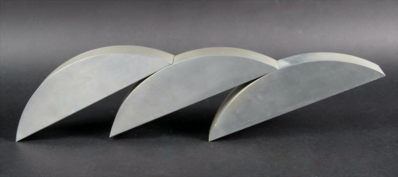 60er Jahre Kadishman Israelische Skulptur aus Stahl oder Aluminium Aufhängung (Moderne), Sculpture, von Menashe Kadishman