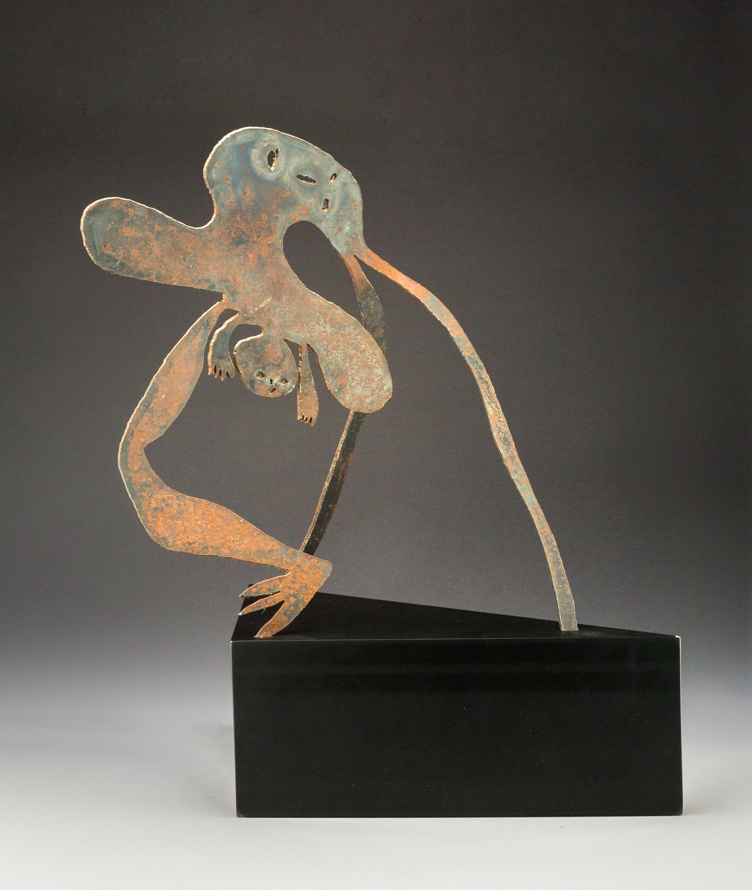 Menashe Kadishman (Israeli, 1932-2015)
Geburt
Eisen
17-1/2 Zoll (44,5 cm) hoch auf einem 6-1/4 Zoll (15,9 cm) hohen Holzsockel
Handsigniert und beschriftet auf dem Sockel
Die Skulptur mit Sockel misst 23,75 x 21,5 x 15 Zoll. Die Skulptur selbst