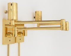 Applique moderne a braccio oscillante in ottone Mendizabal, coppia