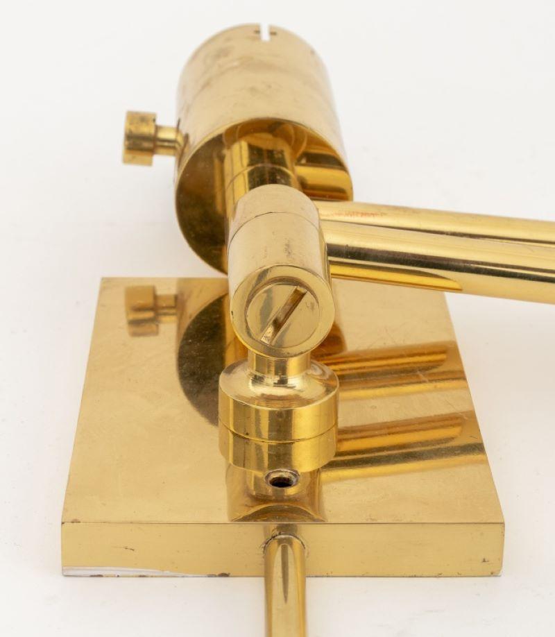 Argentino Applique moderne a braccio oscillante in ottone Mendizabal, coppia in vendita
