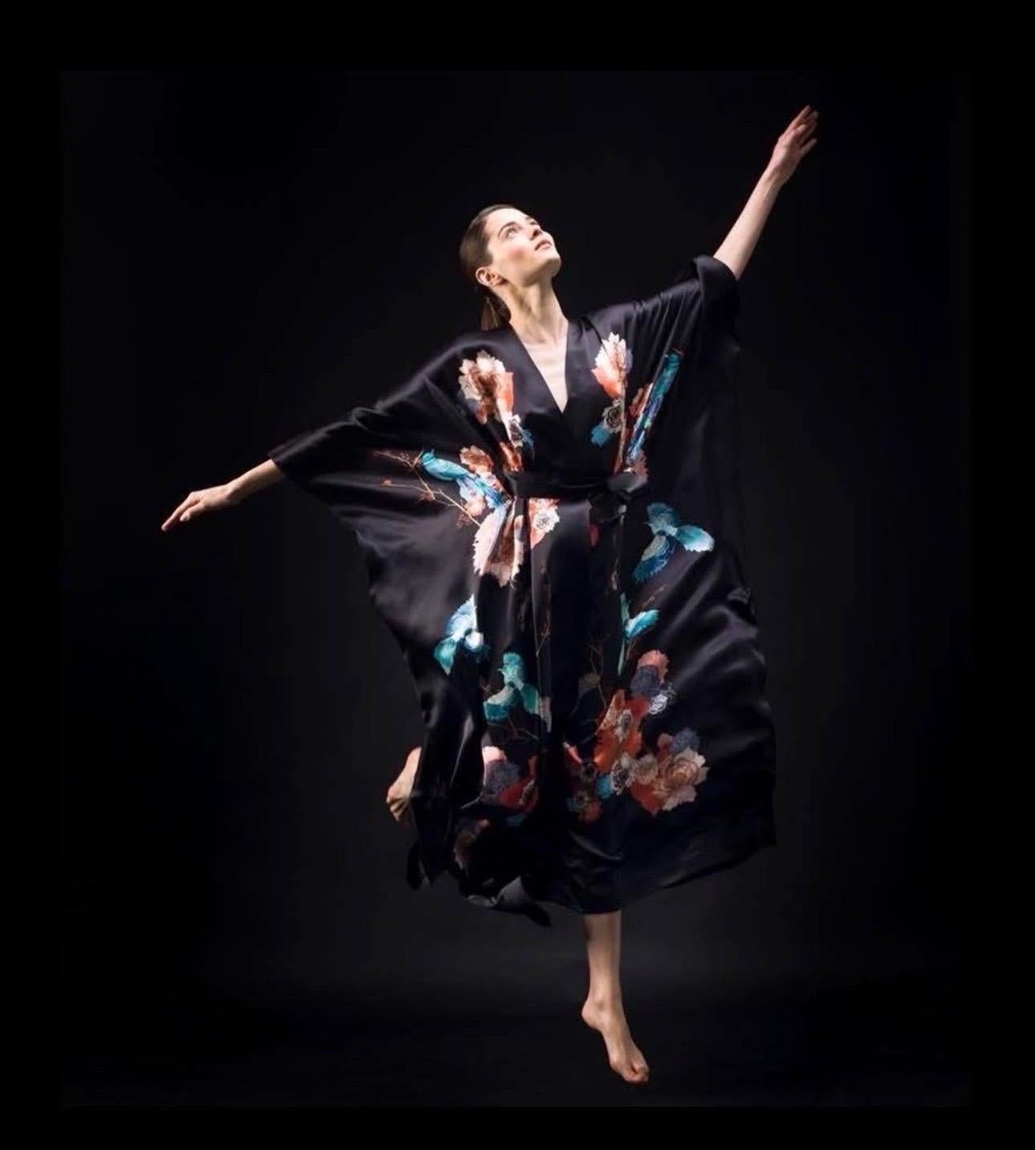MENG Floral Print Maxi Silk Dressing Gown Robe Kimono OS en vente 8