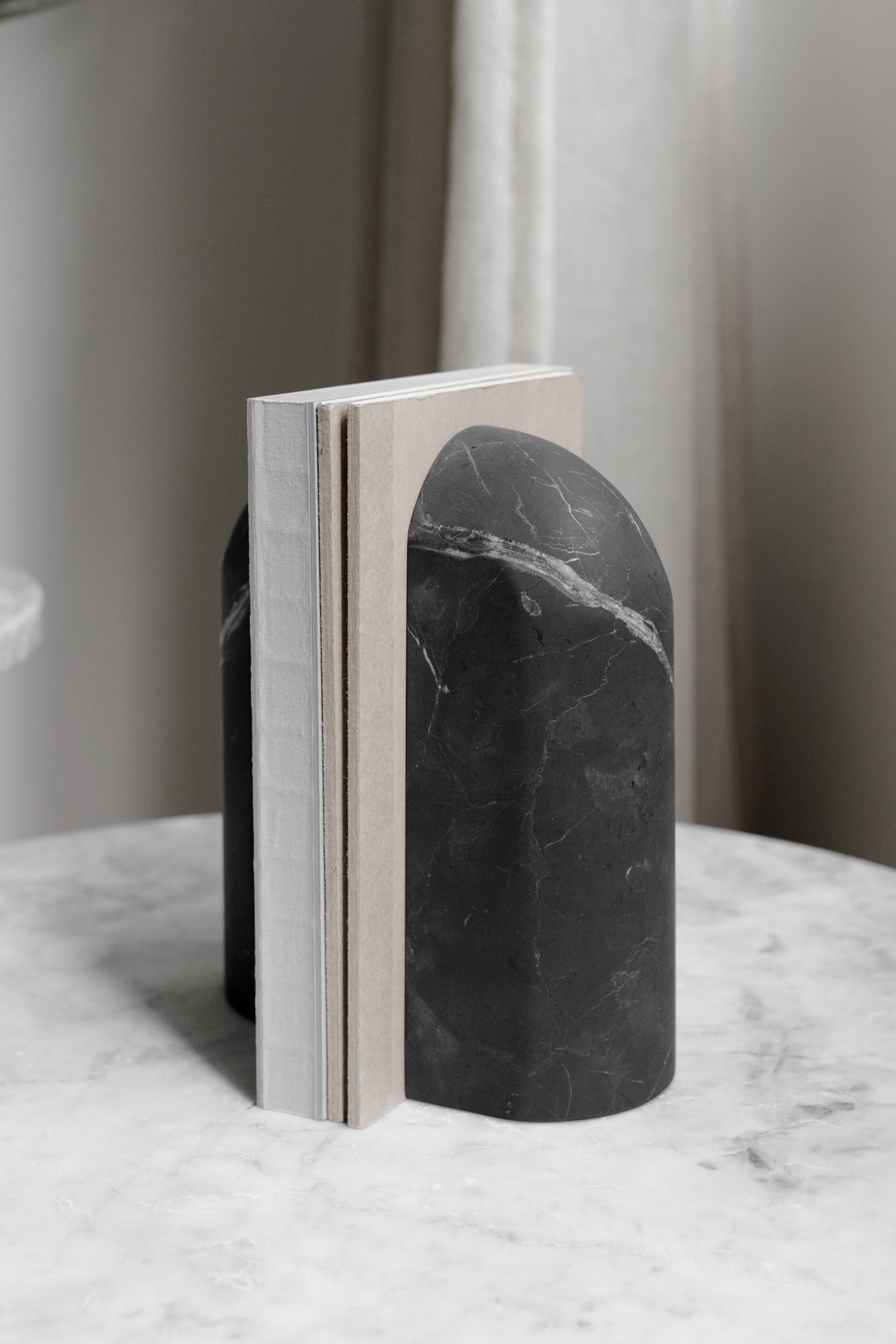 Bookend in carved Monterrey black marble. Handmade in Mexico.  Production time: 6-8 weeks for items without marble / 13-14 weeks for marble pieces. Shipping +10 additional business days. Casa Quieta uses natural materials such as woods, stones,