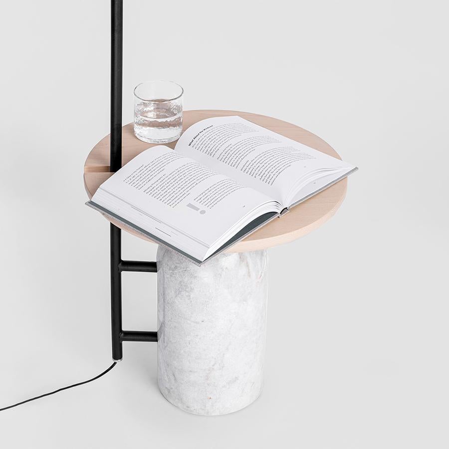 XXIe siècle et contemporain Lampadaire Menhir en bois et marbre en vente