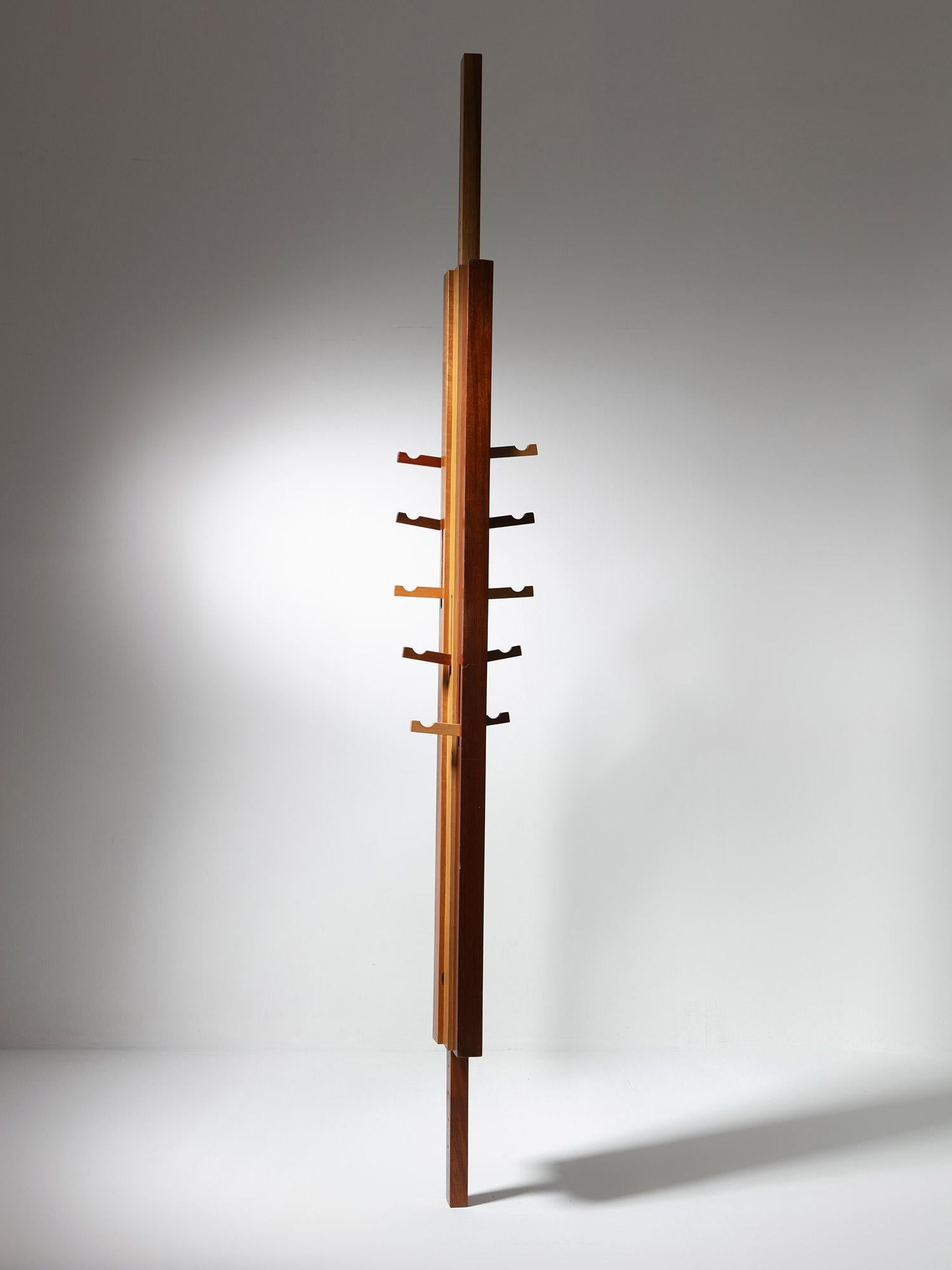 Freistehender Garderobenständer „Menhir“ von Pompeo Pianezzola für Appiani, Italien, 1970er Jahre im Zustand „Gut“ im Angebot in Milan, IT