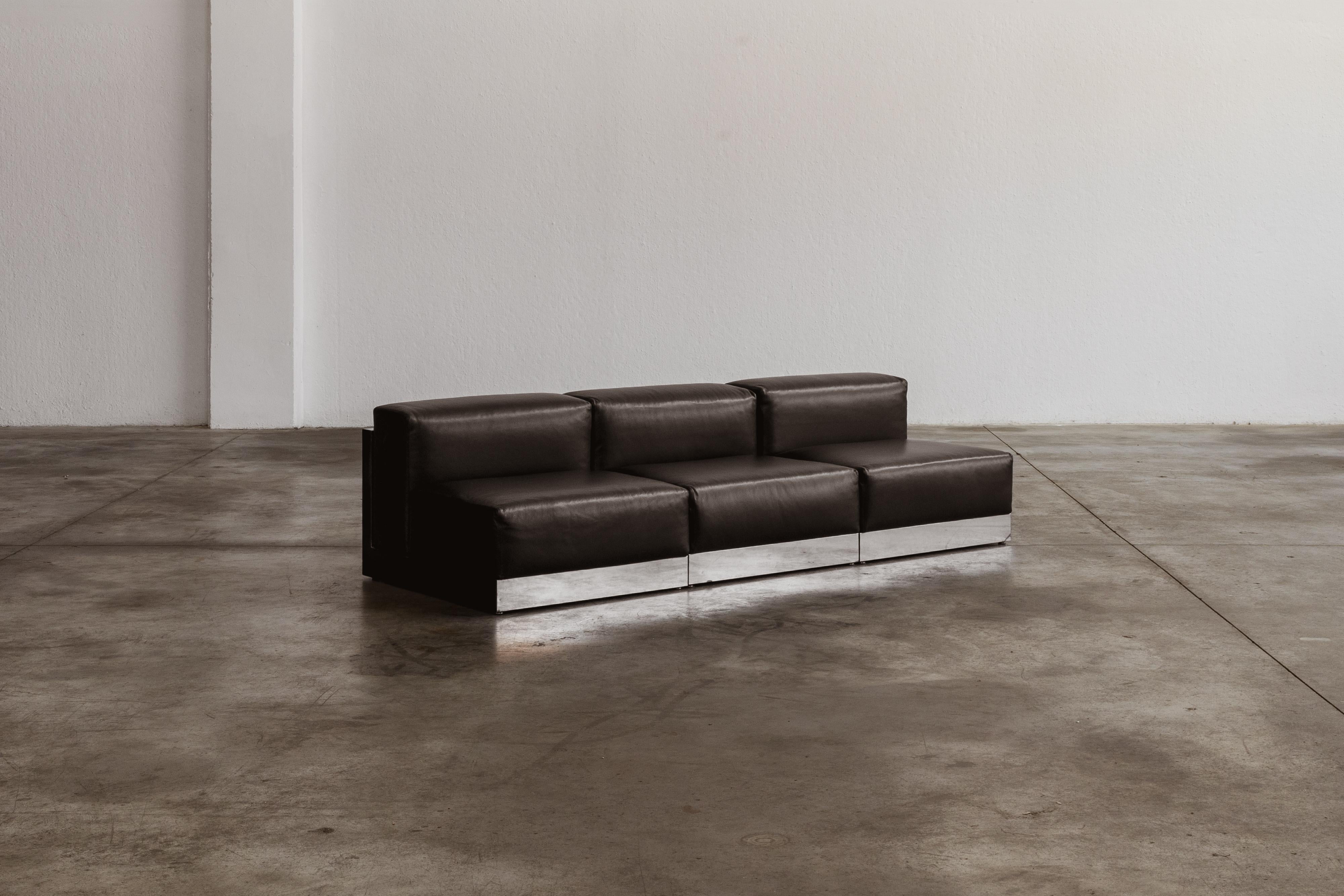 Divano modulare minimalista Menilio Taro 