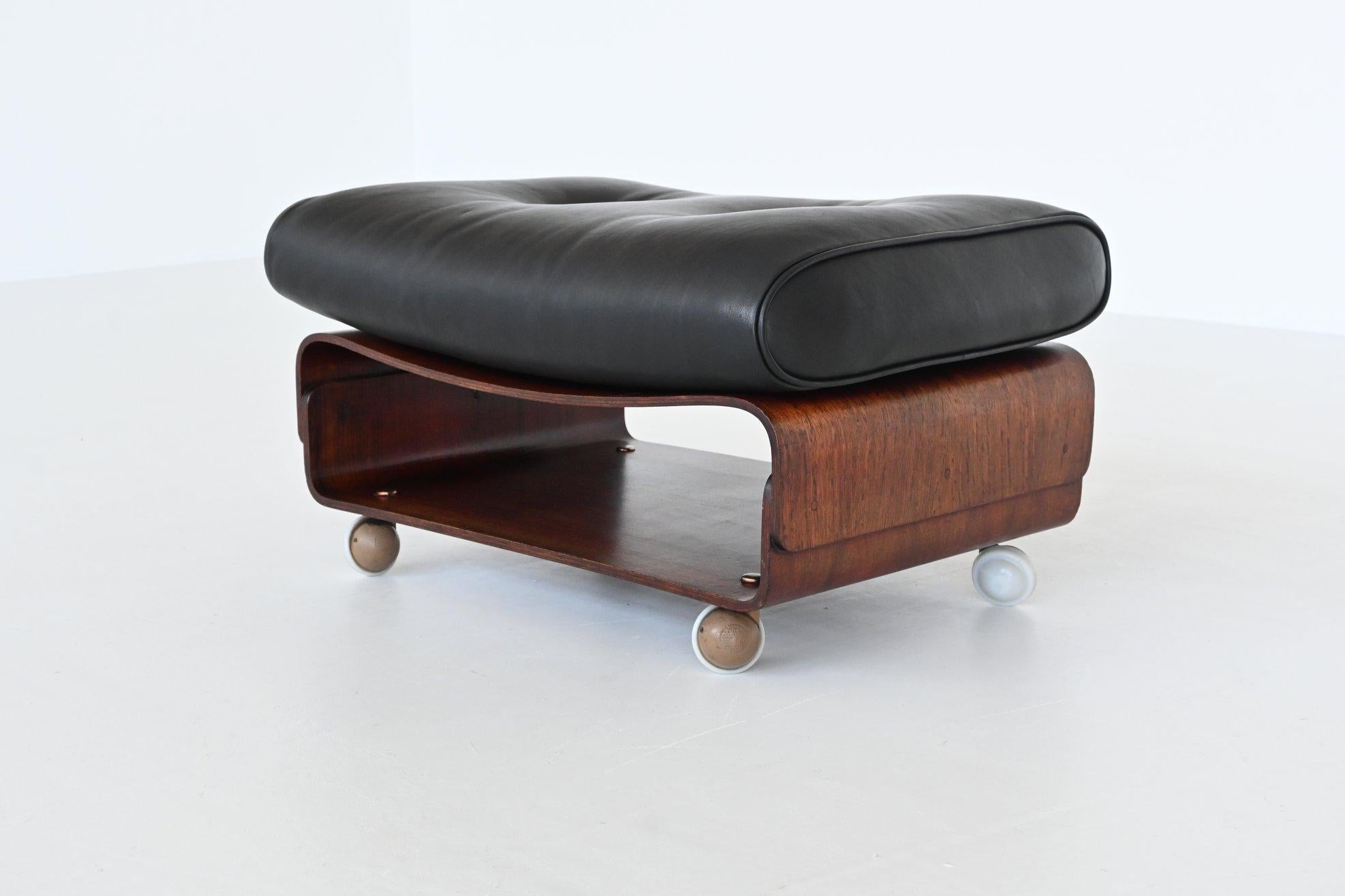 Menilio Taro Model 401 Rosewood Lounge Chair Set Cinova, Italy, 1964 6