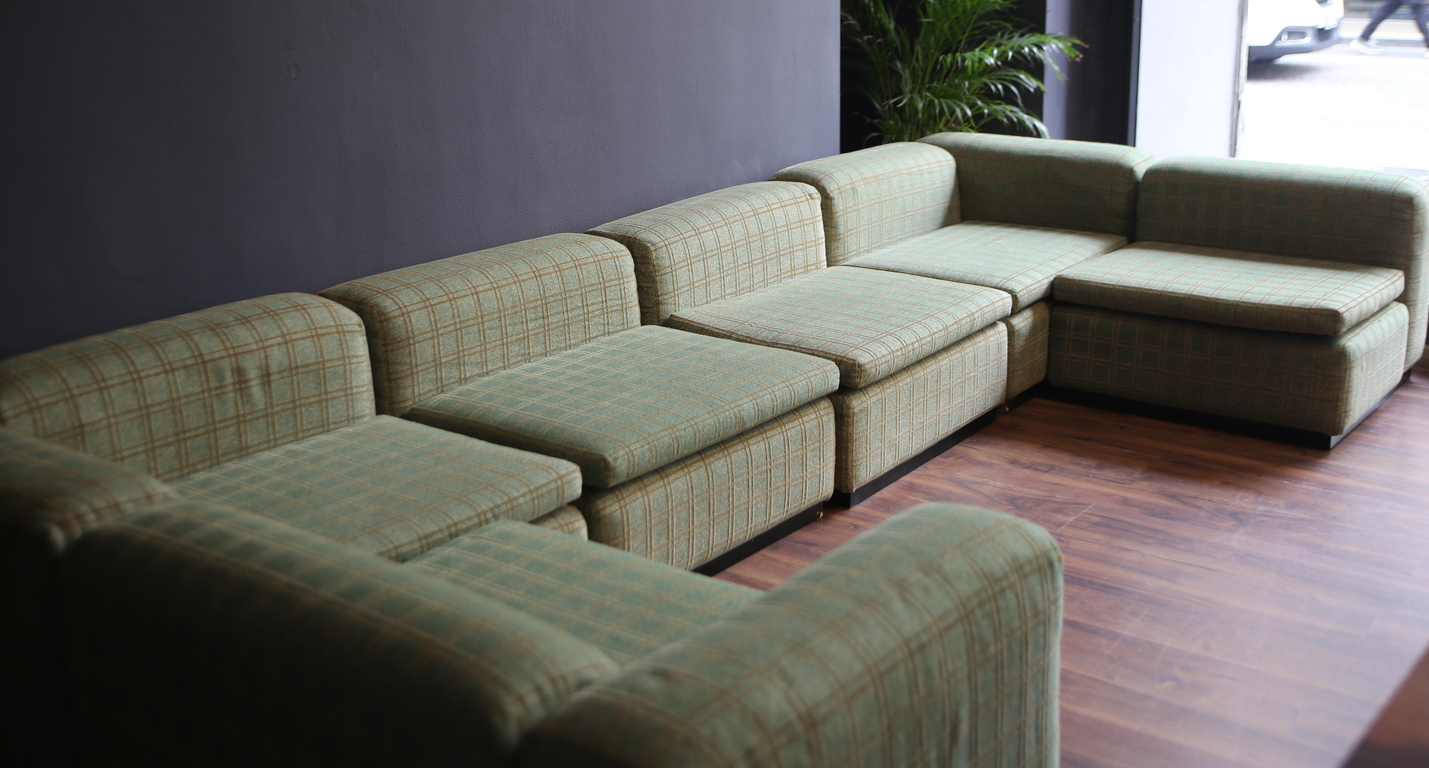 Menilio Taro Modular sofa in fabric with 6 modules Model 800. Production Cinova In condizioni buone in vendita a Vigevano, PV
