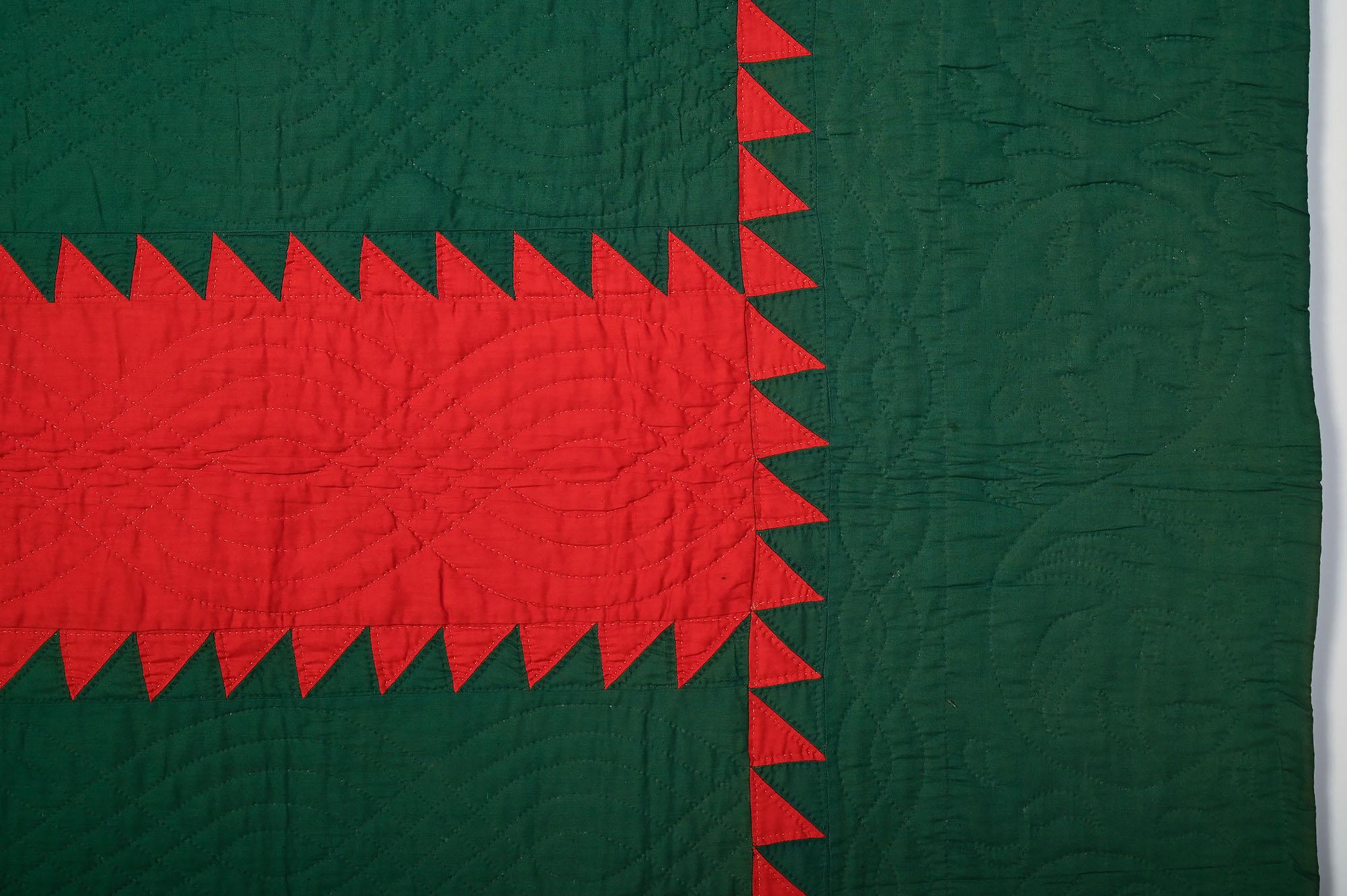 Mennnite Tree Everlasting Quilt In Excellent Condition For Sale In Darnestown, MD