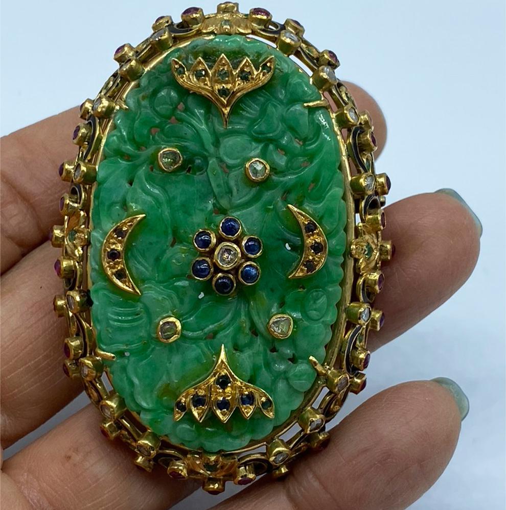 Vintage jade pendant measures 3