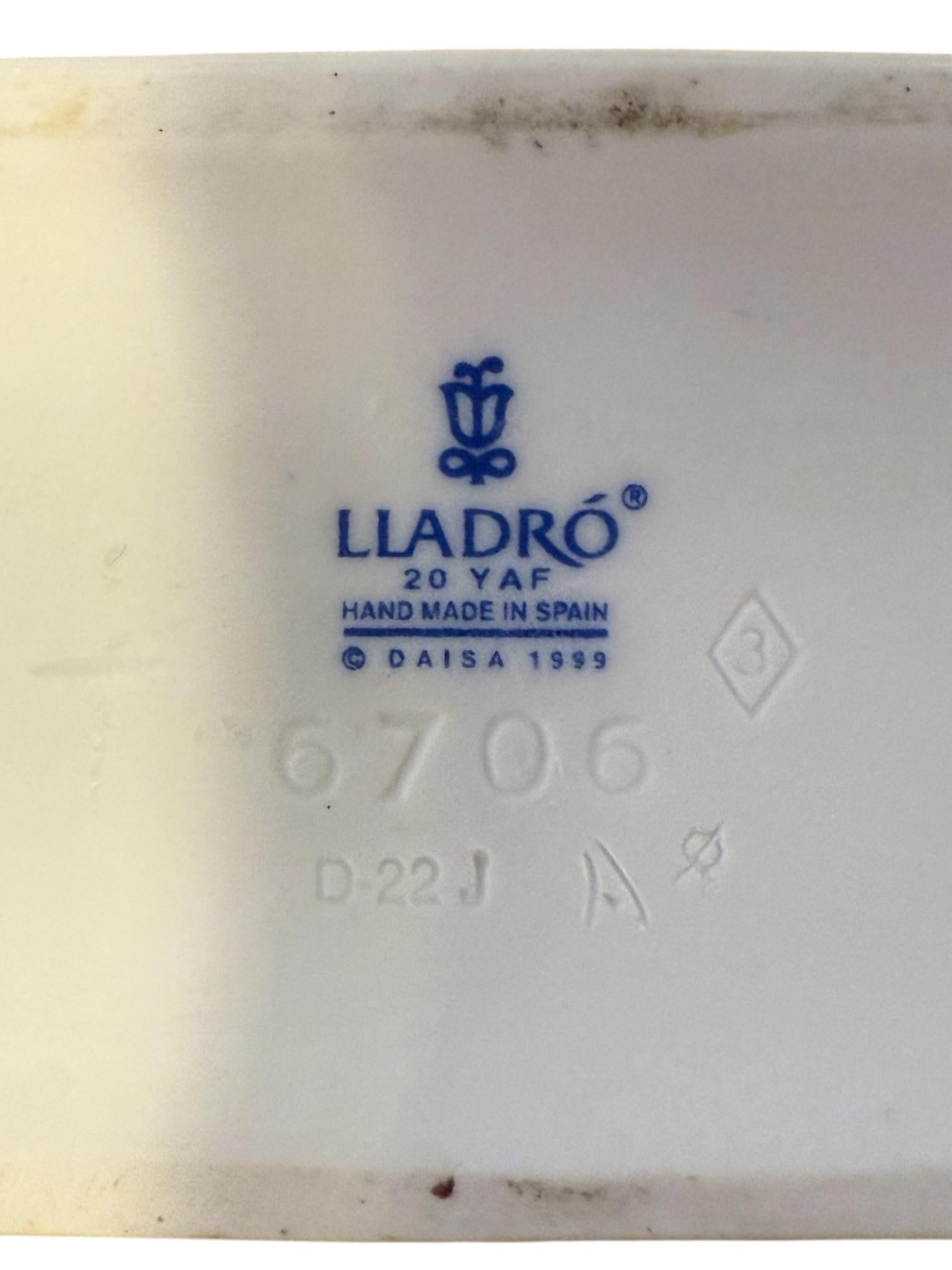 20ième siècle Menorah Lladro Candleholder en vente