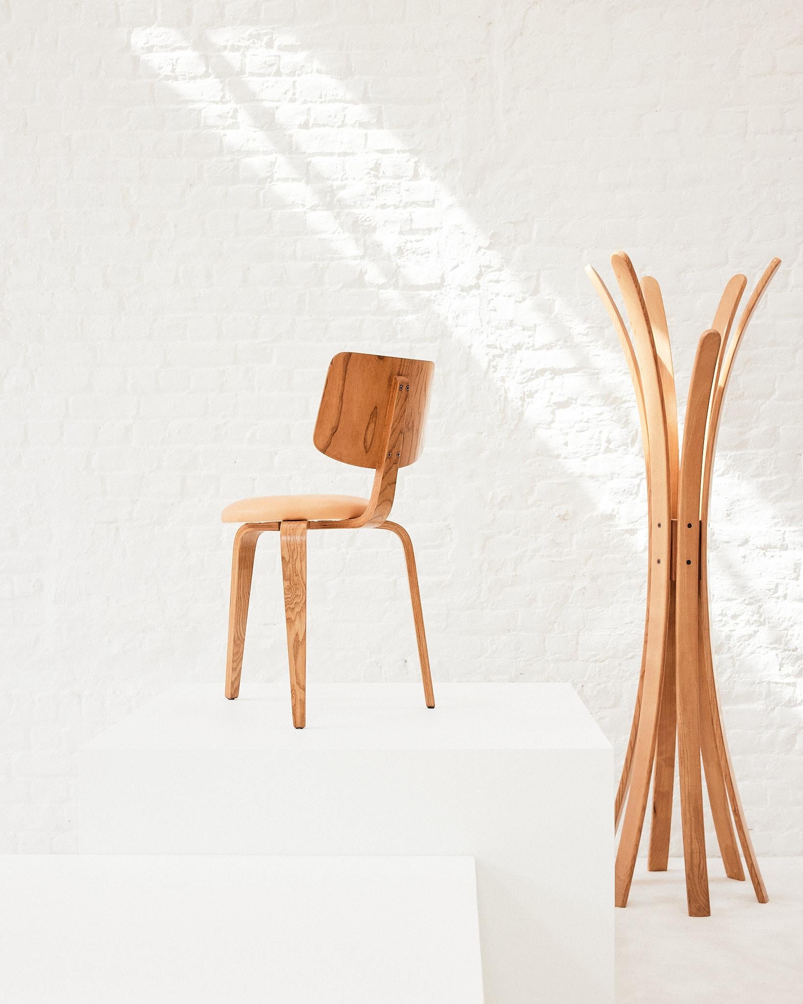 Mid-20th Century PIERRE PAULIN Plywood Tripod Chair For Sale