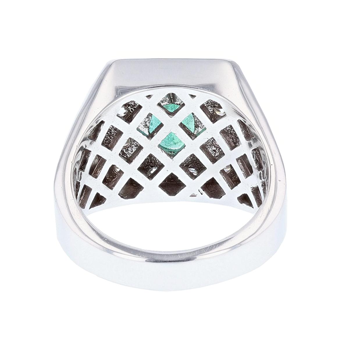 Contemporary Men's 14 Karat Gold 1.44 Carat Oval Green Emerald Diamond Ring For Sale
