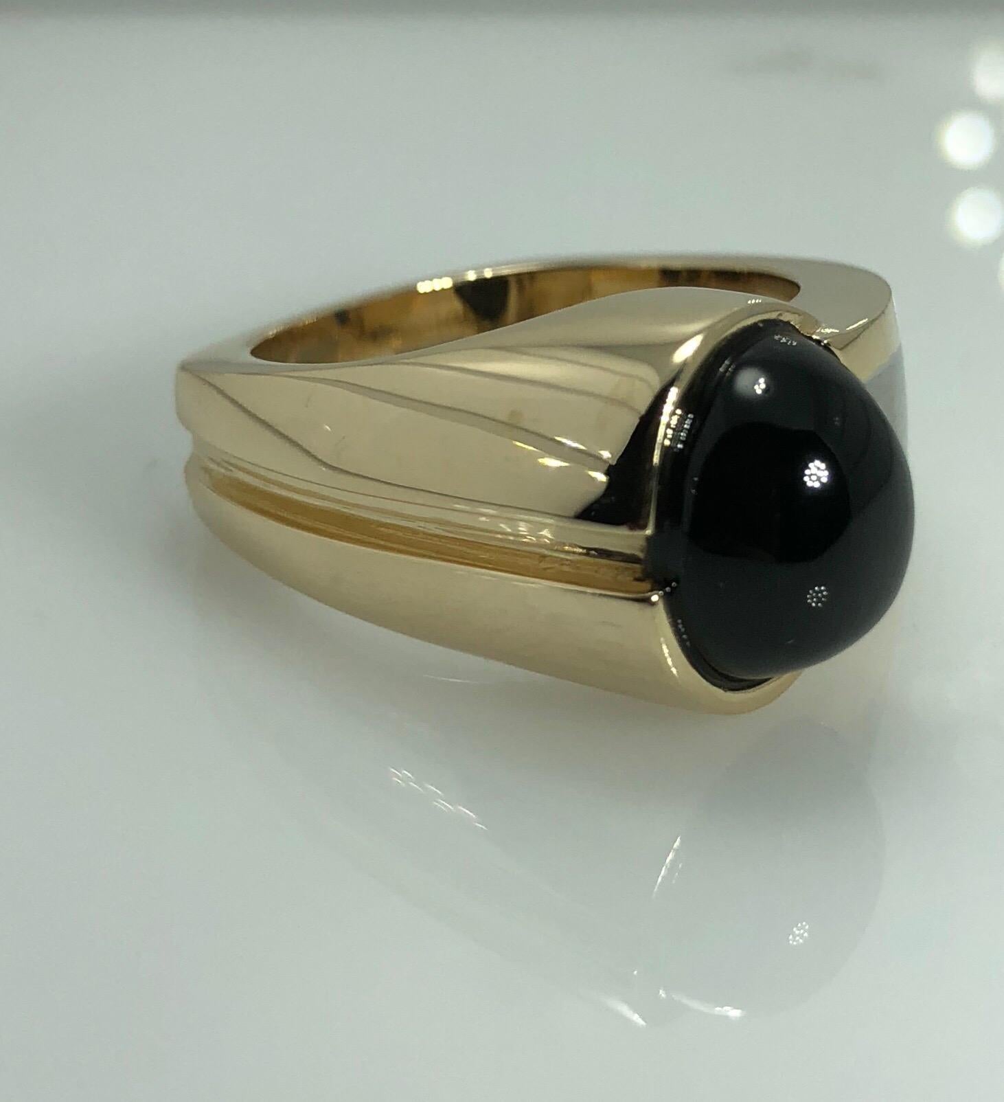 Men's 14 Karat White and Yellow Gold Onyx Contemporary Ring For Sale 5