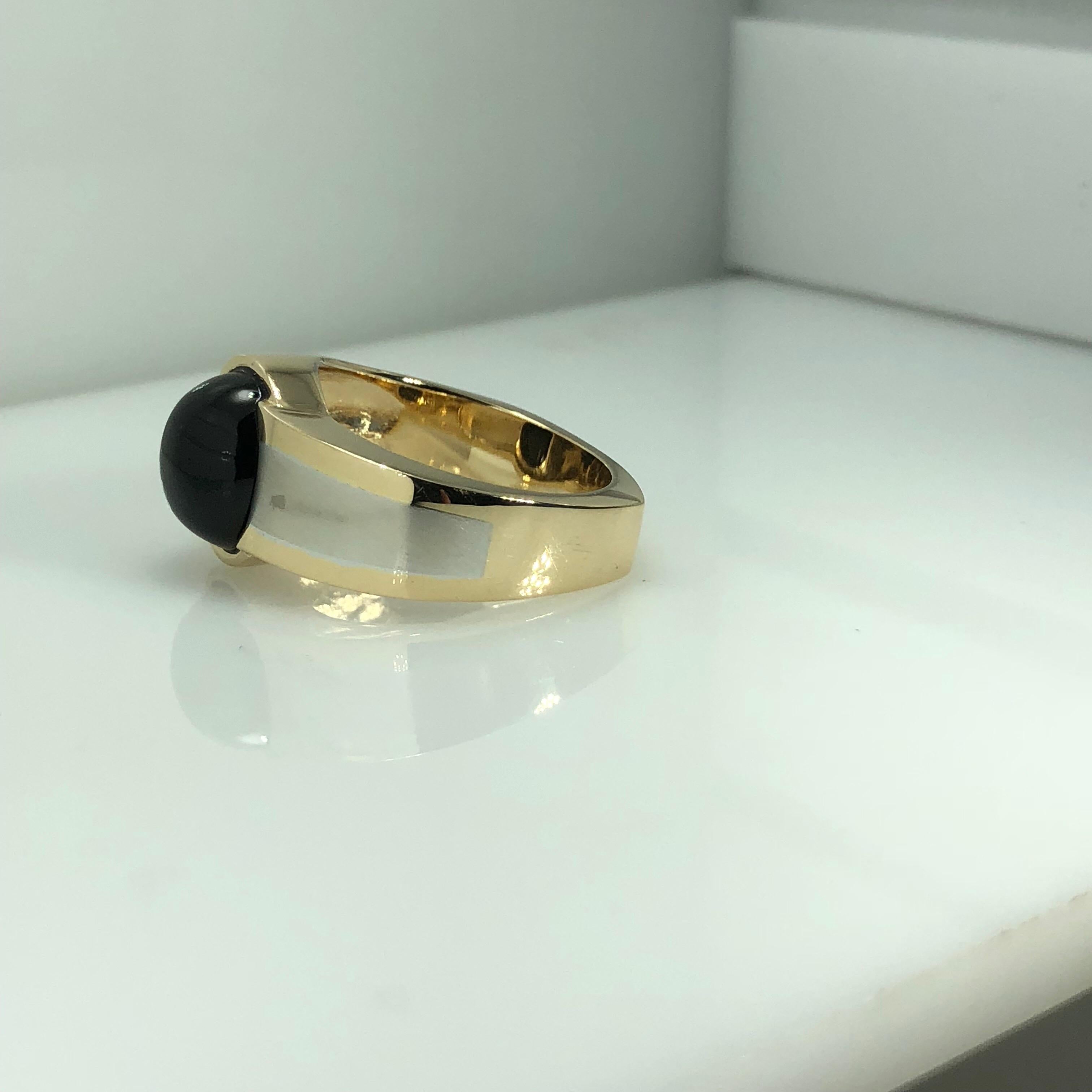 Men's 14 Karat White and Yellow Gold Onyx Contemporary Ring In New Condition For Sale In Mansfield, OH