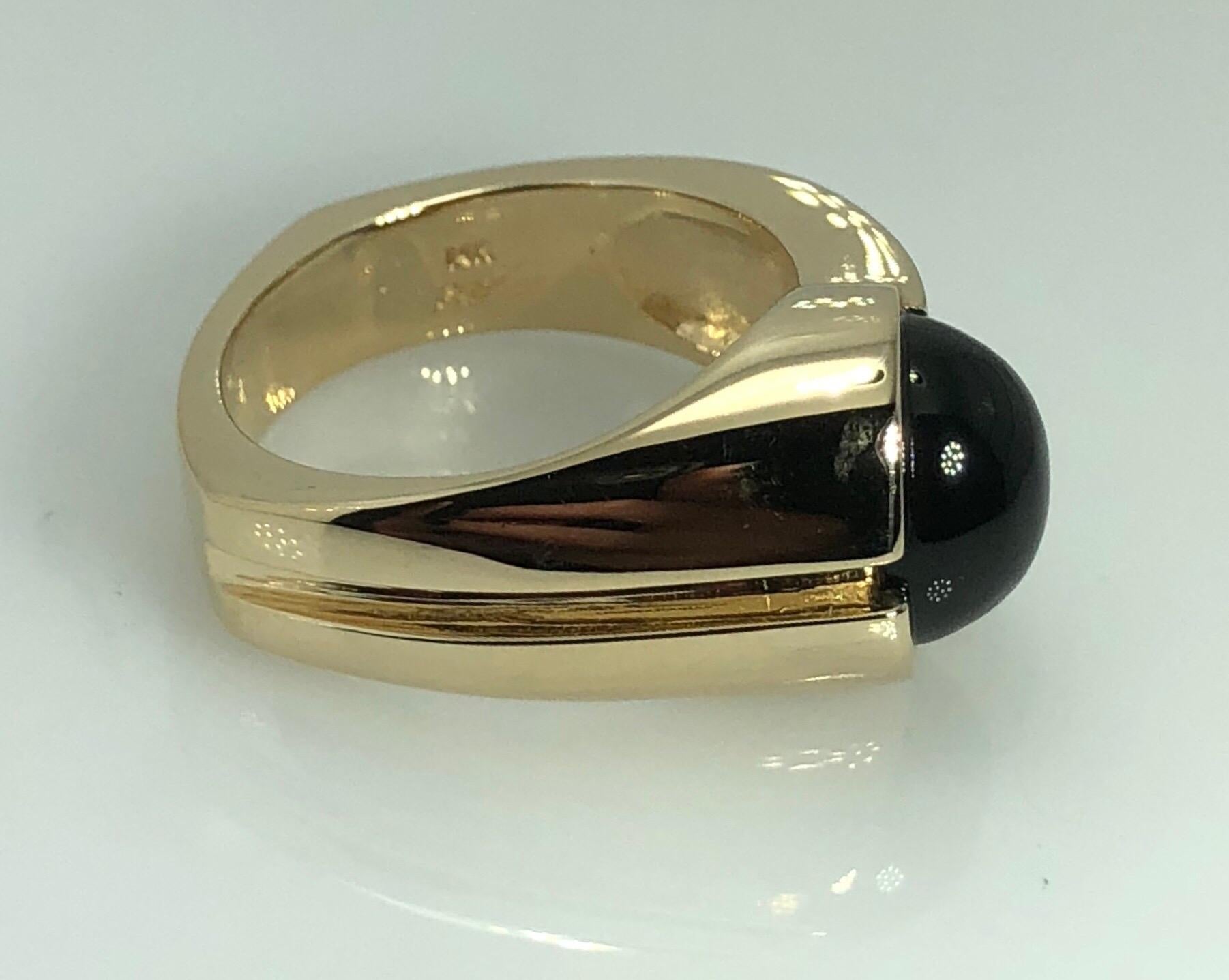 Men's 14 Karat White and Yellow Gold Onyx Contemporary Ring For Sale 3