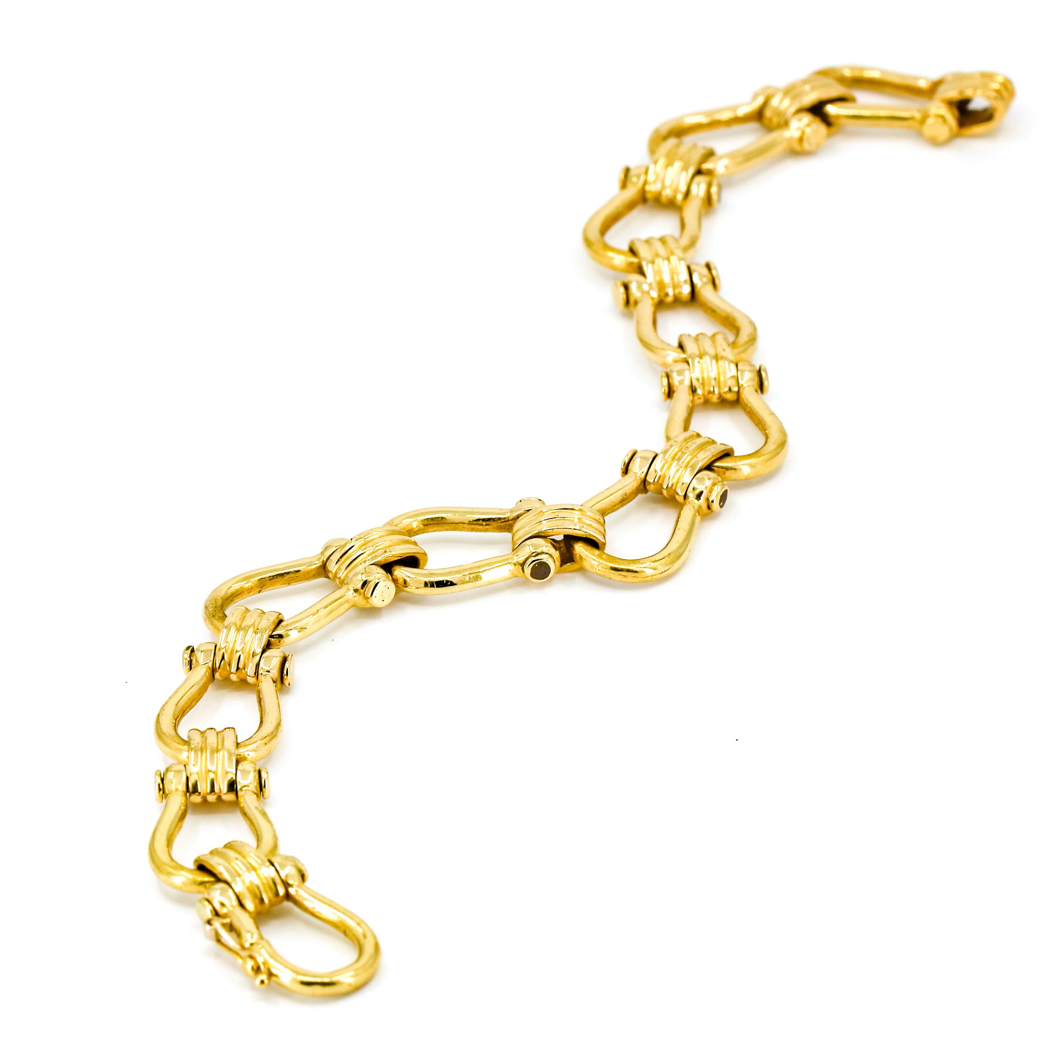 gold shackle bracelet