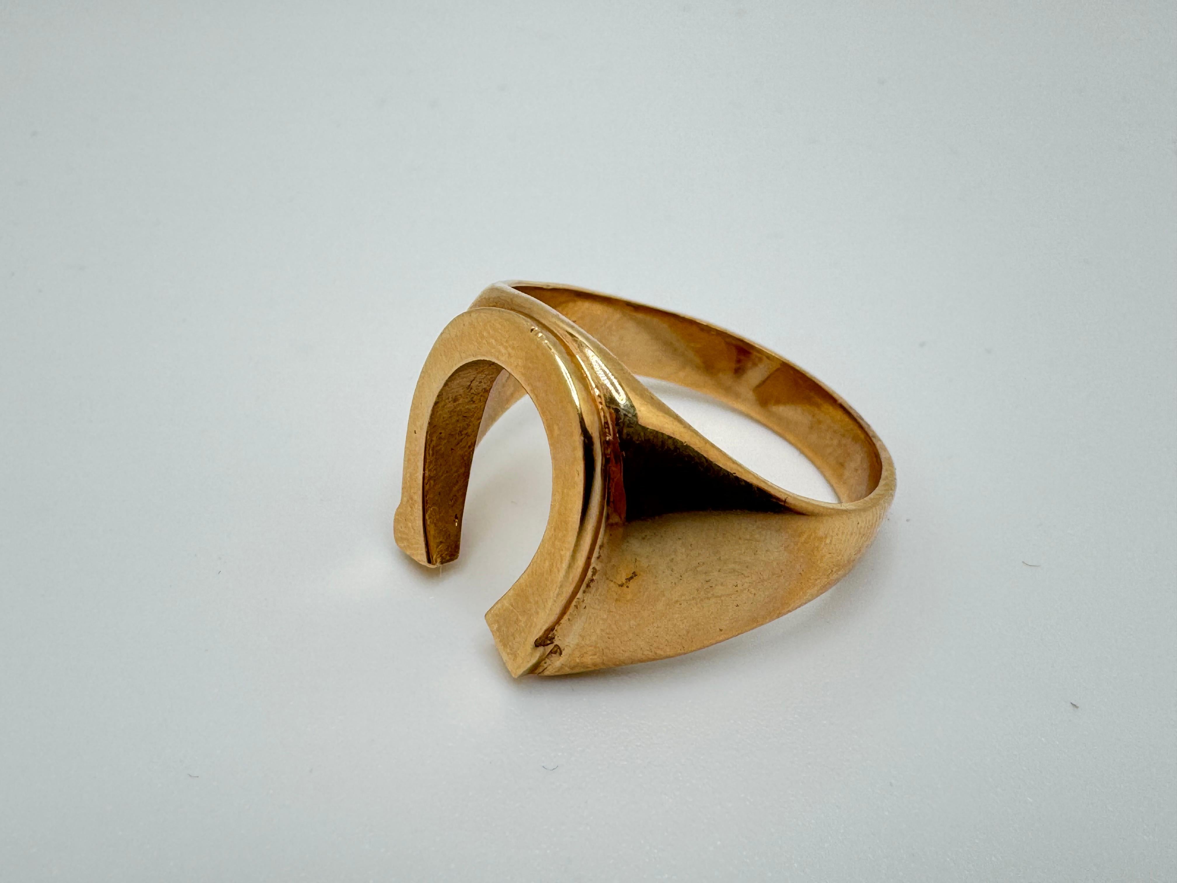 Anello a ferro di cavallo da uomo 14K in vendita 1