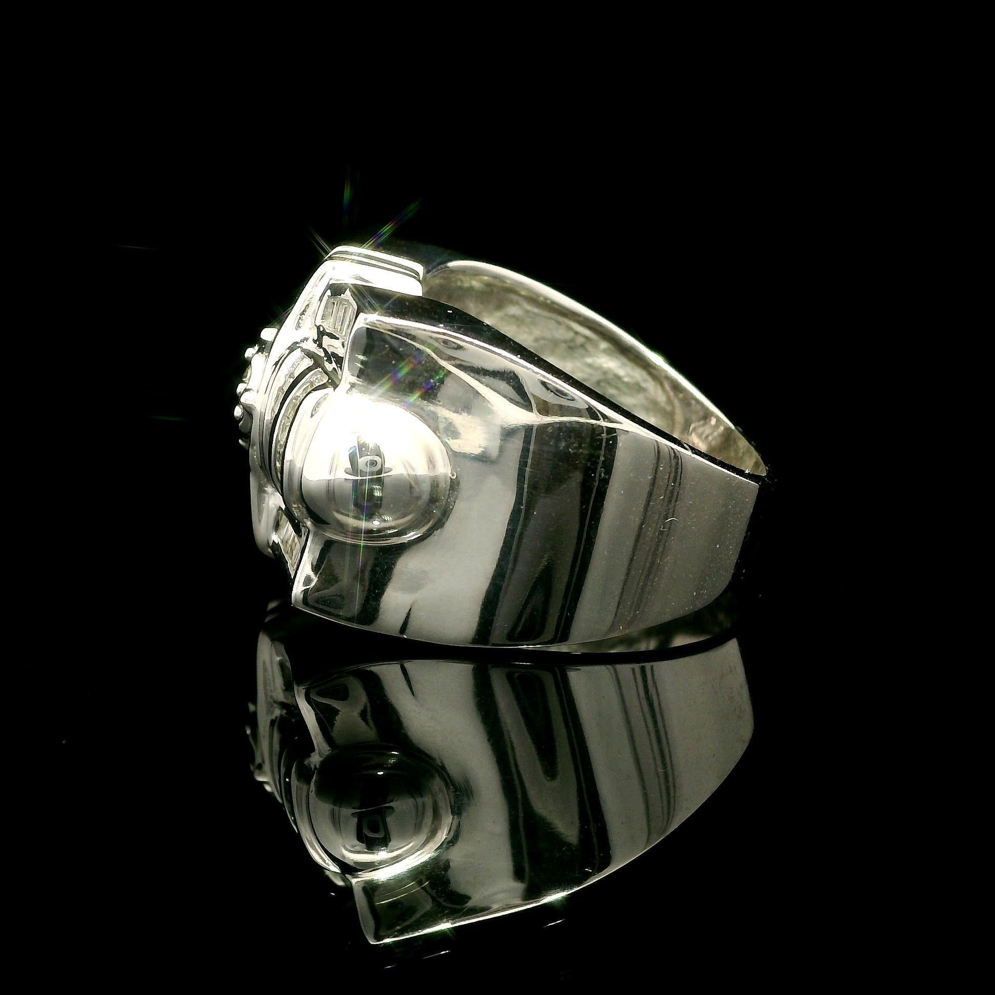 Anillo pesado de oro blanco de 14k para hombre con diamantes redondos y baguette de 1,14 ctw y banda ancha de 17 mm Corte baguette en venta