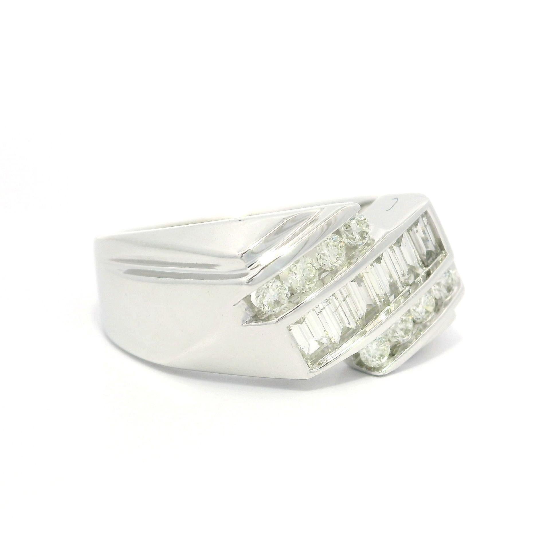 Herren 14k Weißgold Diagonal Channel Set Baguette 1,07 Karat Diamant Breiter Bandring im Angebot 3