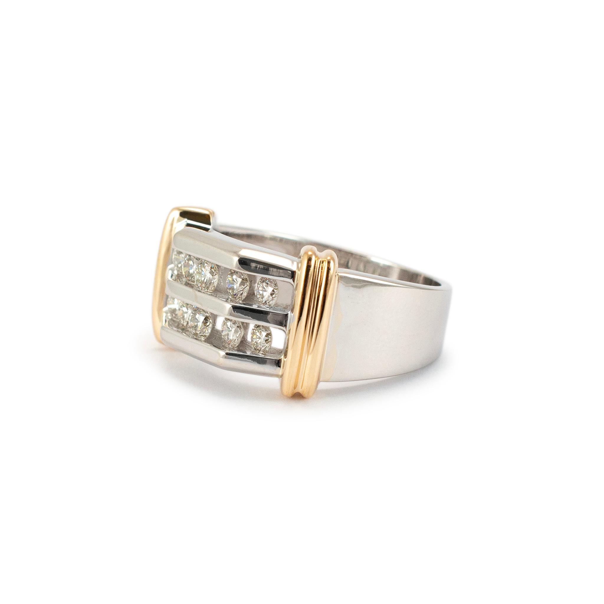 Geschlecht: Männer

Metall Typ: 14K Weiß- und Gelbgold

Ring Größe: 10.5

Breite: 13,05 mm

Gewicht: 15.93 Gramm

Ein zweireihiges Diamantband aus 14-karätigem Weiß- und Gelbgold für Herren mit einem konisch zulaufenden, passgenauen Schaft. Das
