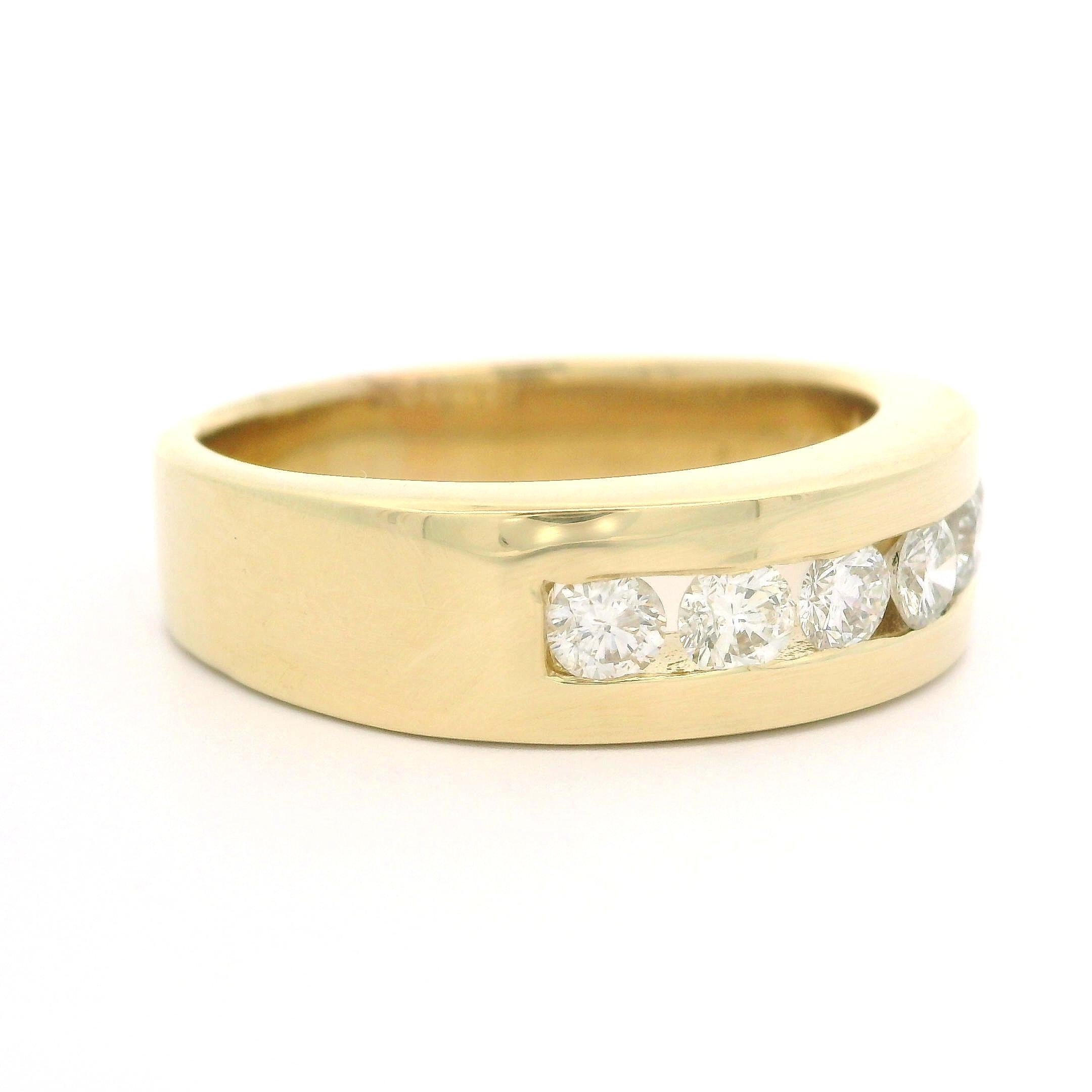 Brilliant Cut Men's 14k Yellow Gold 0.90ctw Round Diamond Floating Style Wide Band Ring For Sale