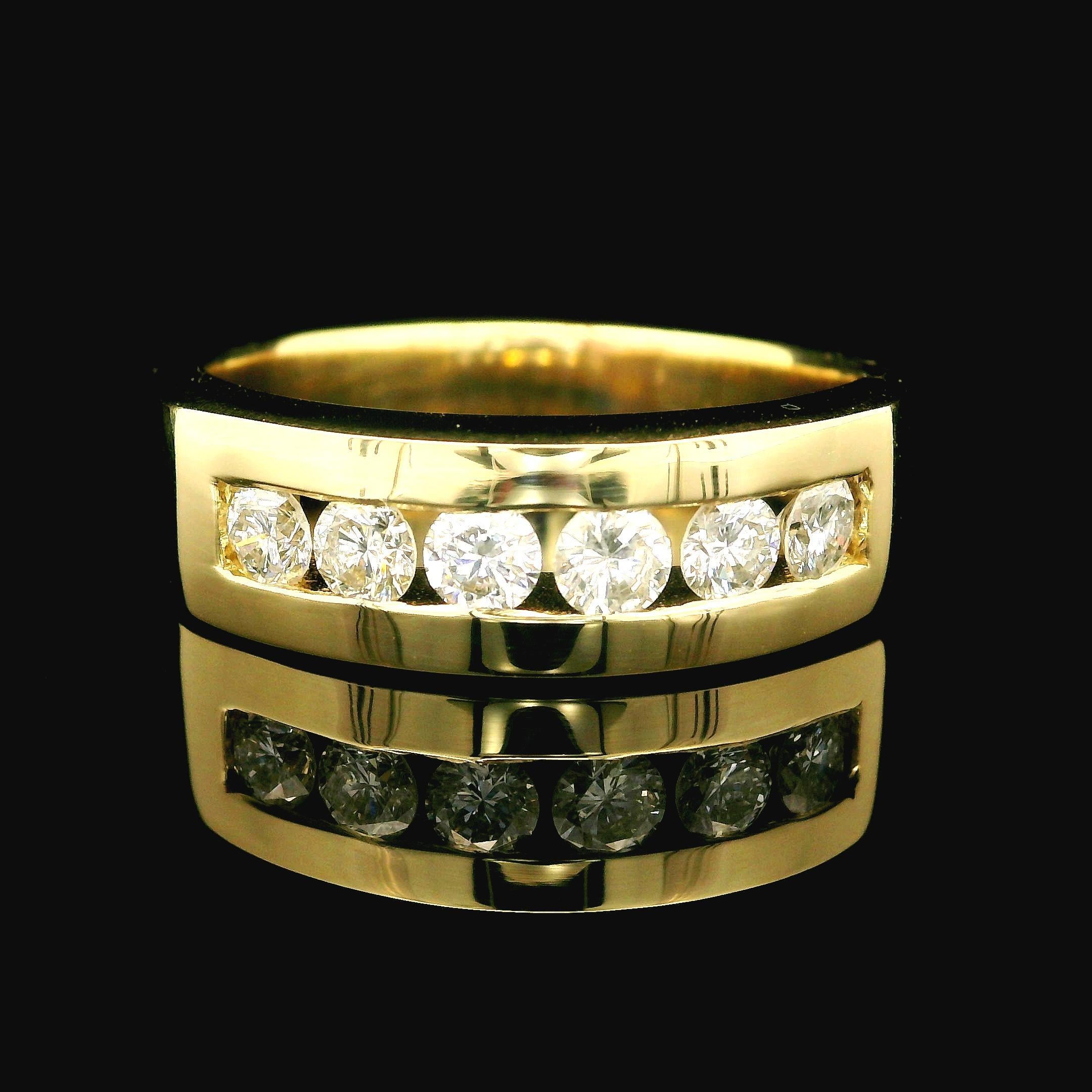 Men's 14k Yellow Gold 0.90ctw Round Diamond Floating Style Wide Band Ring For Sale 2