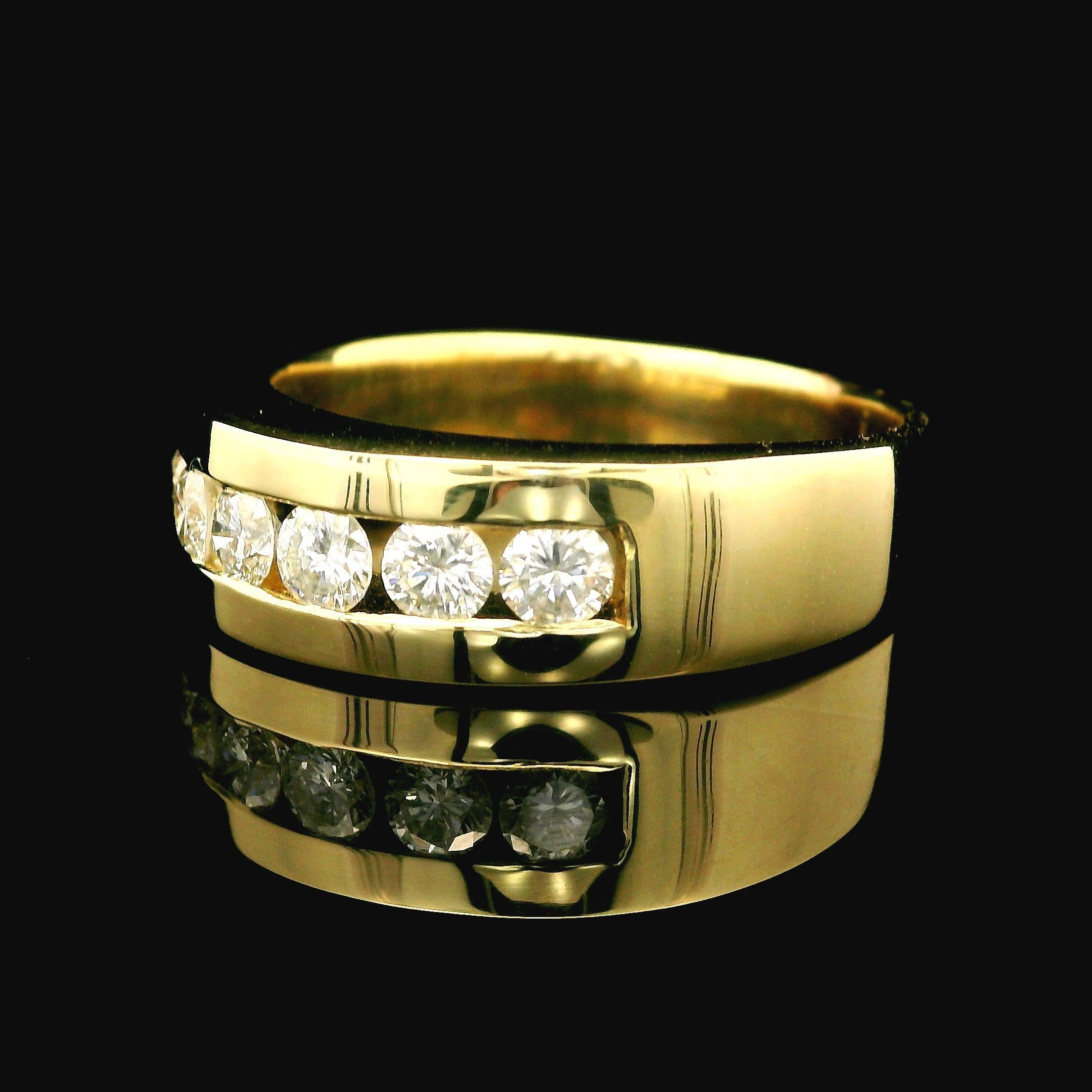 Men's 14k Yellow Gold 0.90ctw Round Diamond Floating Style Wide Band Ring For Sale 3