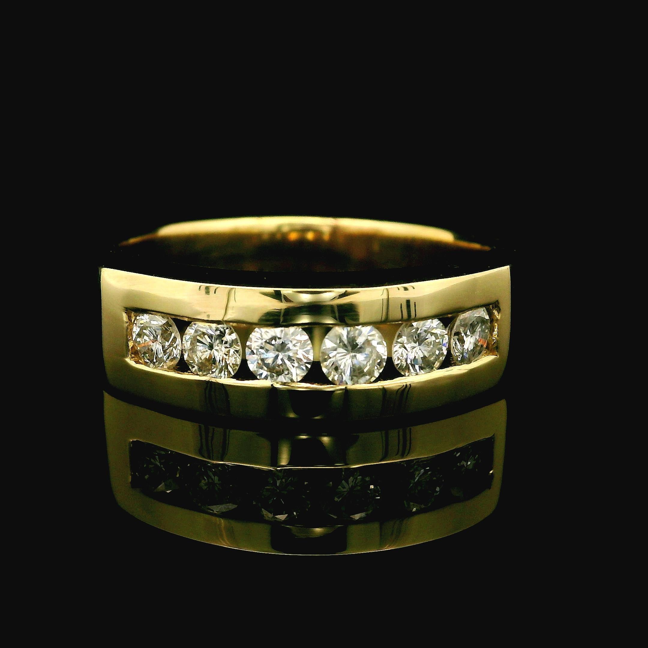 Men's 14k Yellow Gold 0.90ctw Round Diamond Floating Style Wide Band Ring For Sale 4