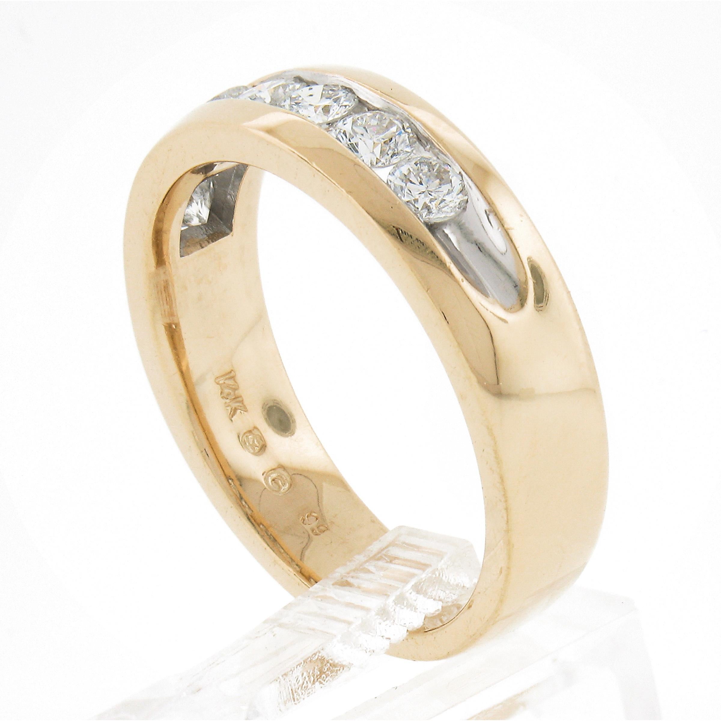 Men's 14K Yellow Gold 1.05ctw Round Brilliant Cut Channel Set Diamond Band Ring For Sale 3